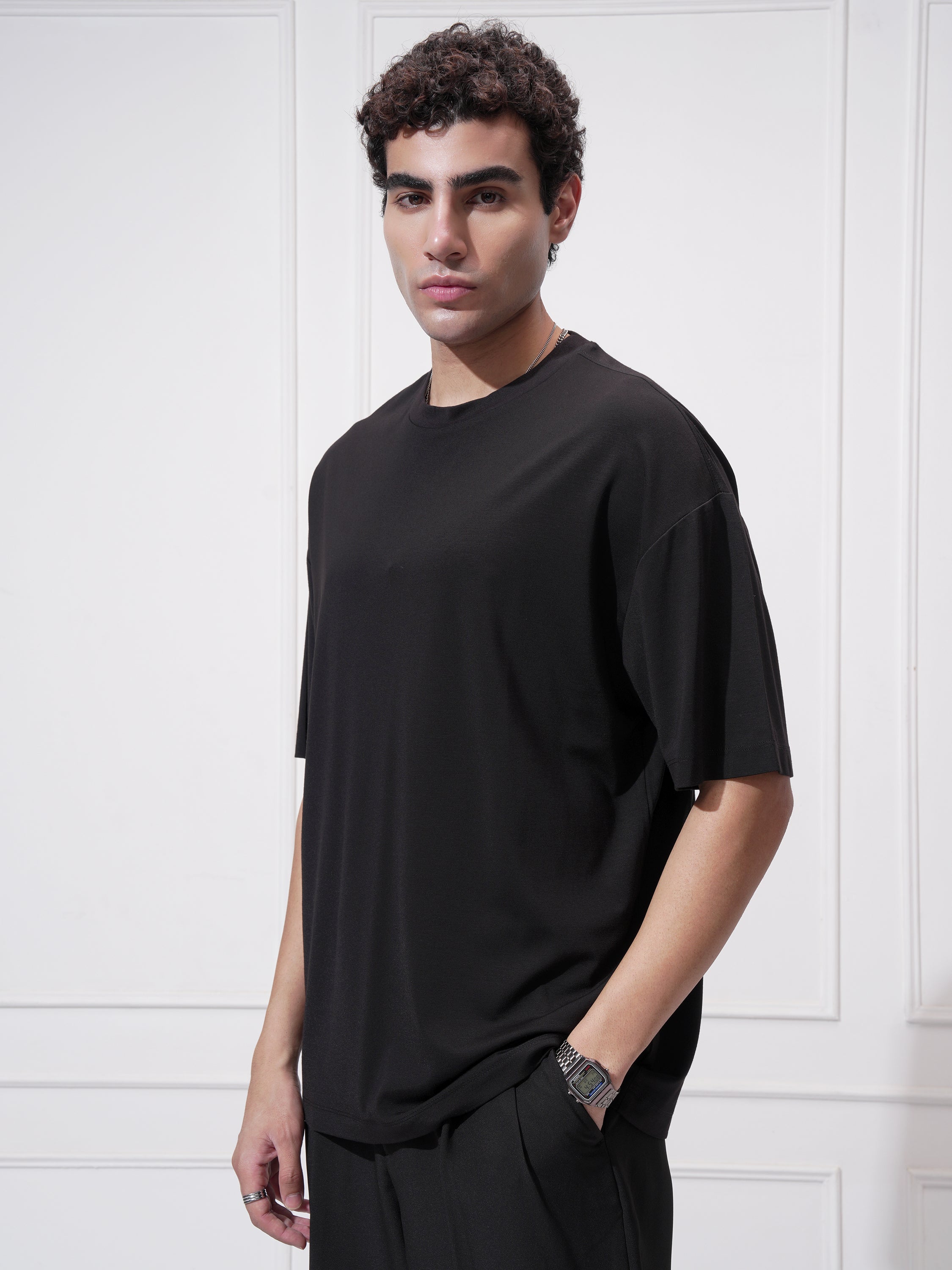 Highlander Men Black Solid Round Neck Oversized Fit T-Shirt - Black - Image 4