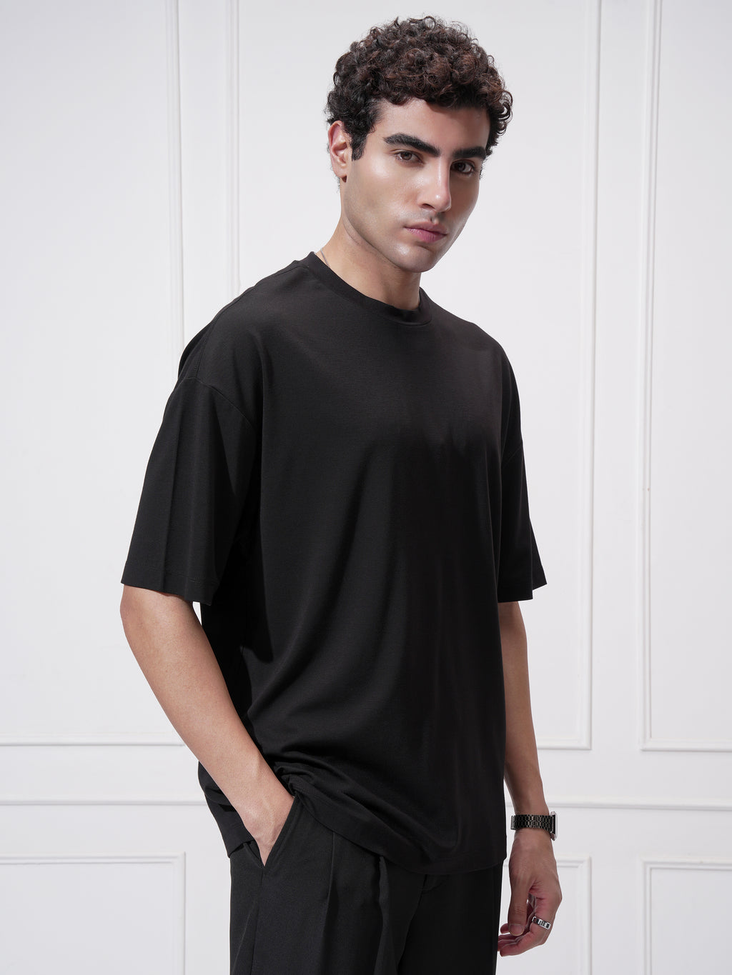 Highlander Men Black Solid Round Neck Oversized Fit T-Shirt - Black - Image 6