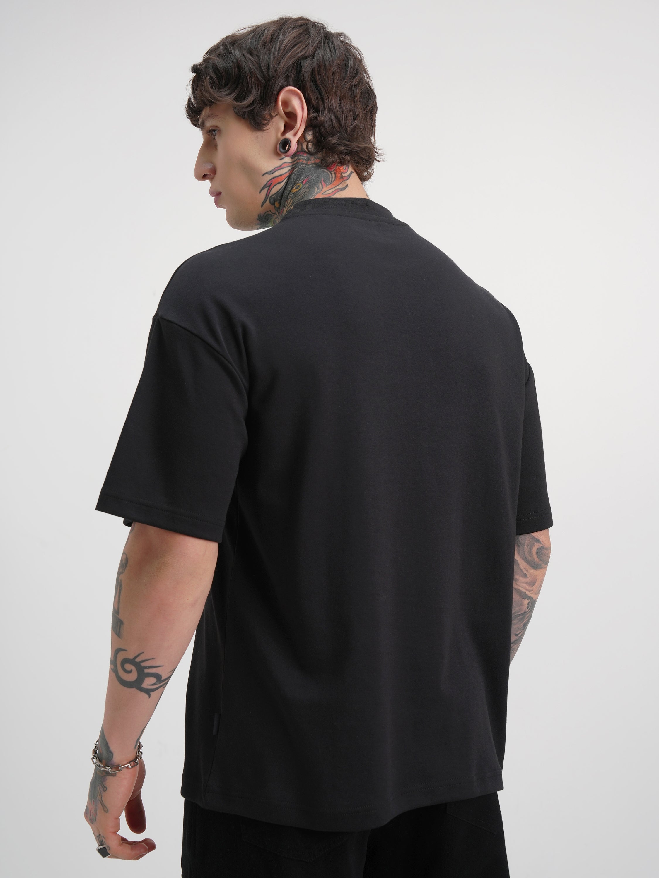 Highlander Men Black Printed Round Neck Oversized Fit T-Shirt - Black - Image 3