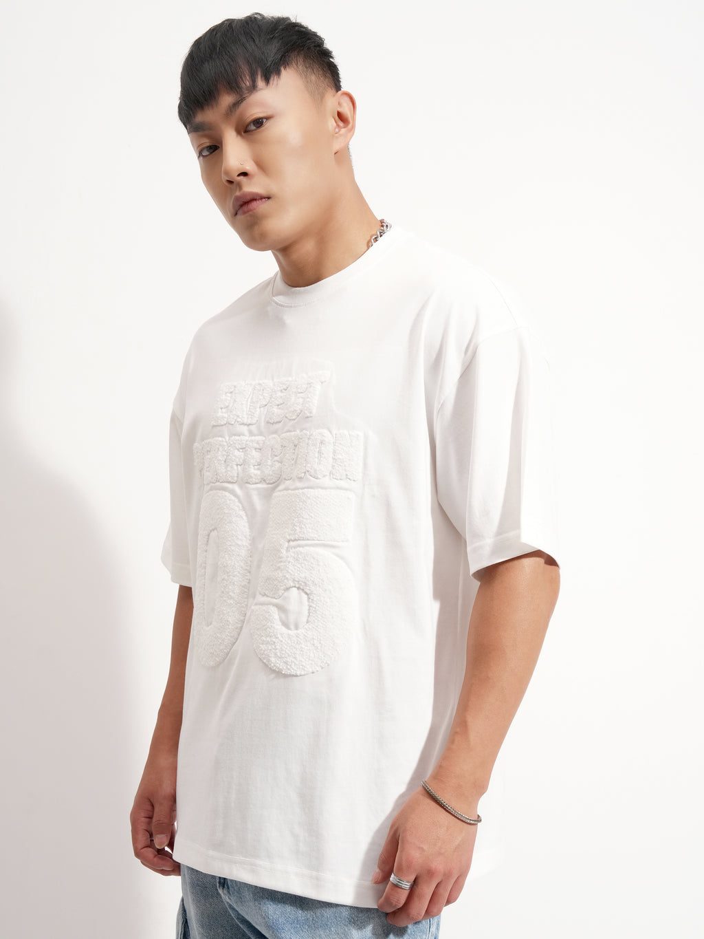 Highlander Men White Applique Round Neck Oversized Fit T-Shirt - White - Image 4