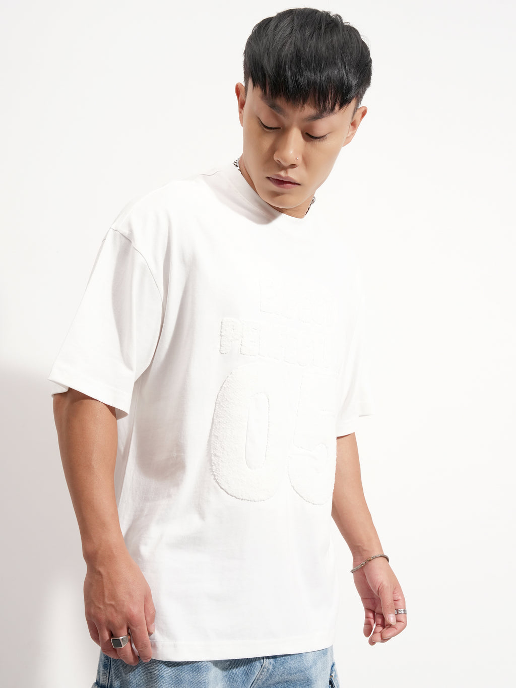 Highlander Men White Applique Round Neck Oversized Fit T-Shirt - White - Image 6