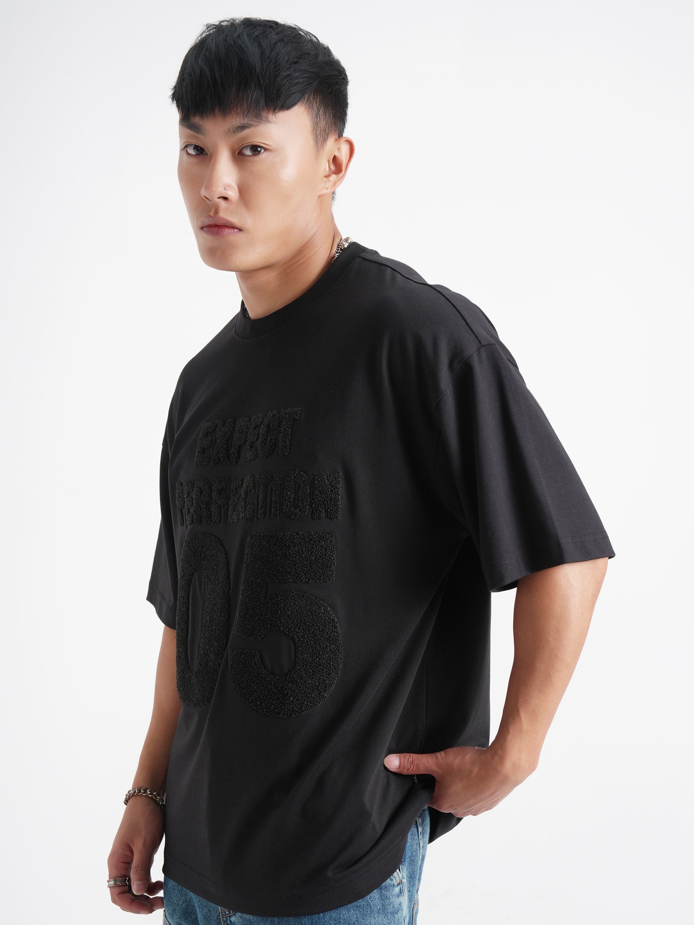 Highlander Men Black Applique Round Neck Oversized Fit T-Shirt - Black - Image 4