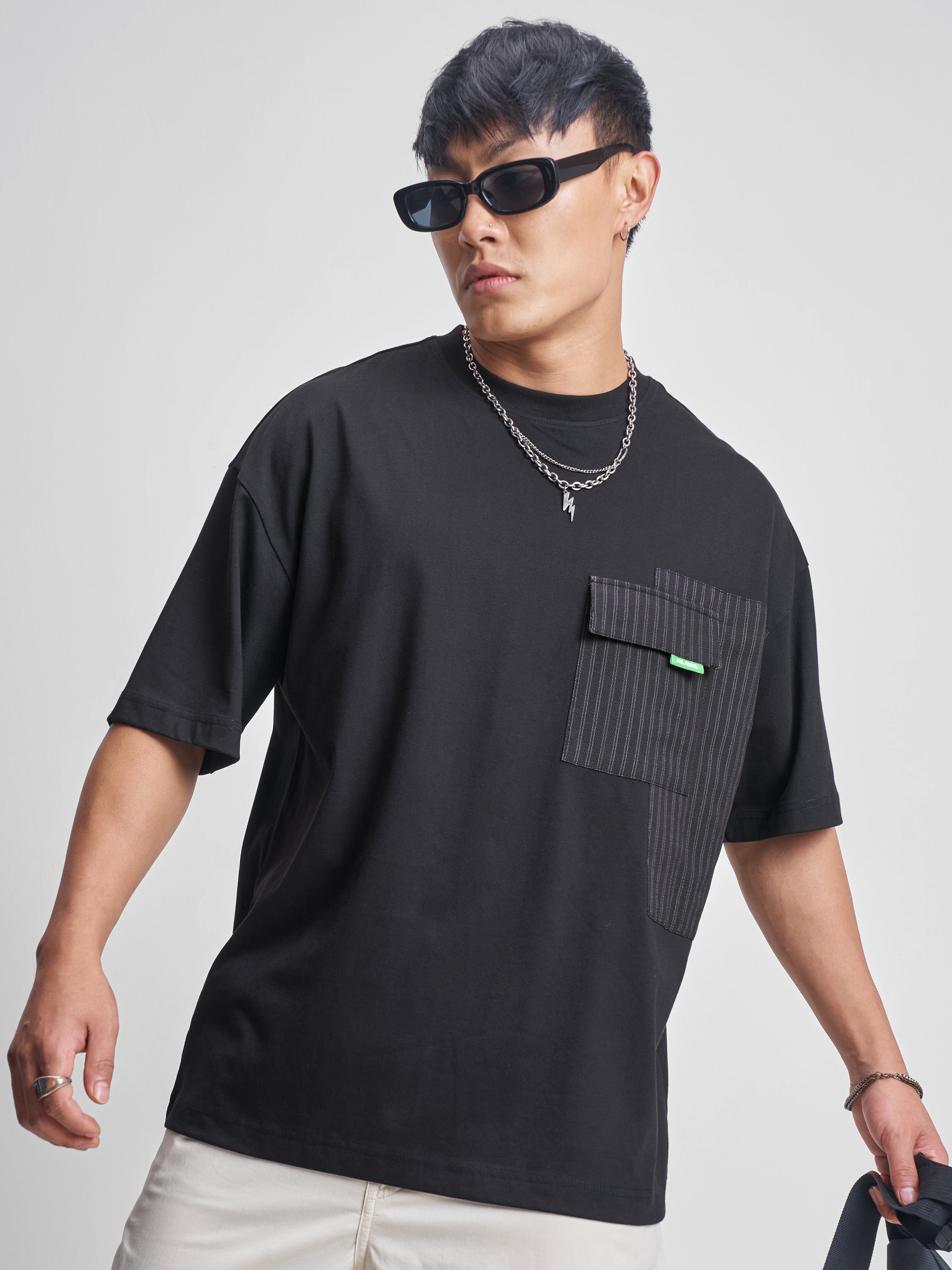 Highlander Men Black Solid Round Neck Oversized Fit T-Shirt - Black - Image 1