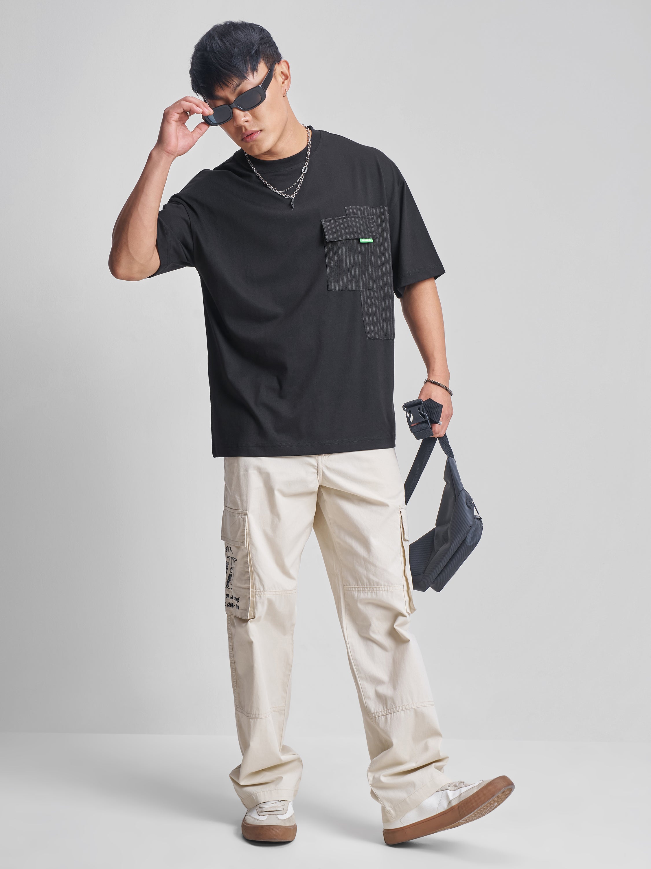 Highlander Men Black Solid Round Neck Oversized Fit T-Shirt - Black - Image 2