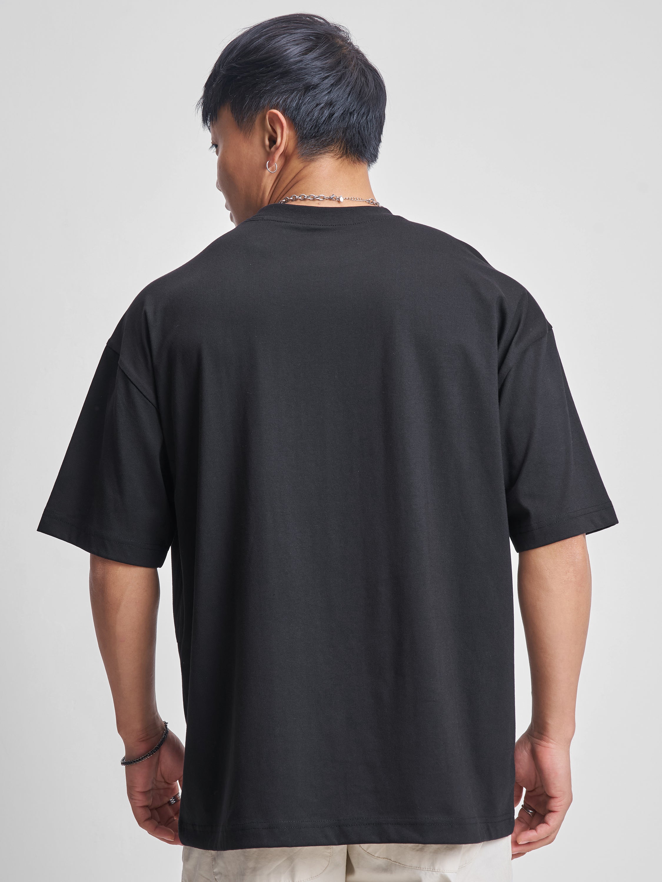 Highlander Men Black Solid Round Neck Oversized Fit T-Shirt - Black - Image 3