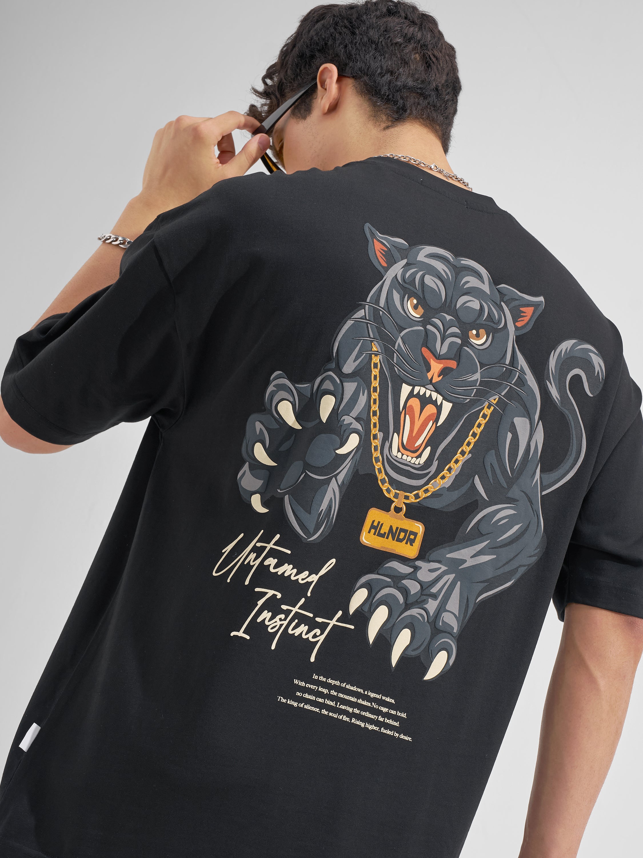Highlander Men Black Printed Round Neck Oversized Fit T-Shirt