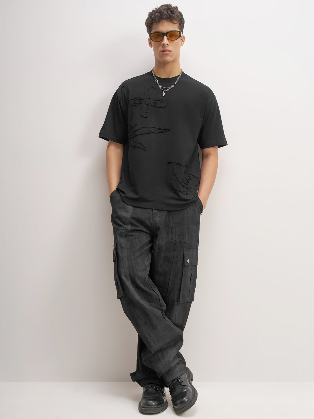 Highlander Men Black Applique Round Neck T-Shirt - Black - Image 2