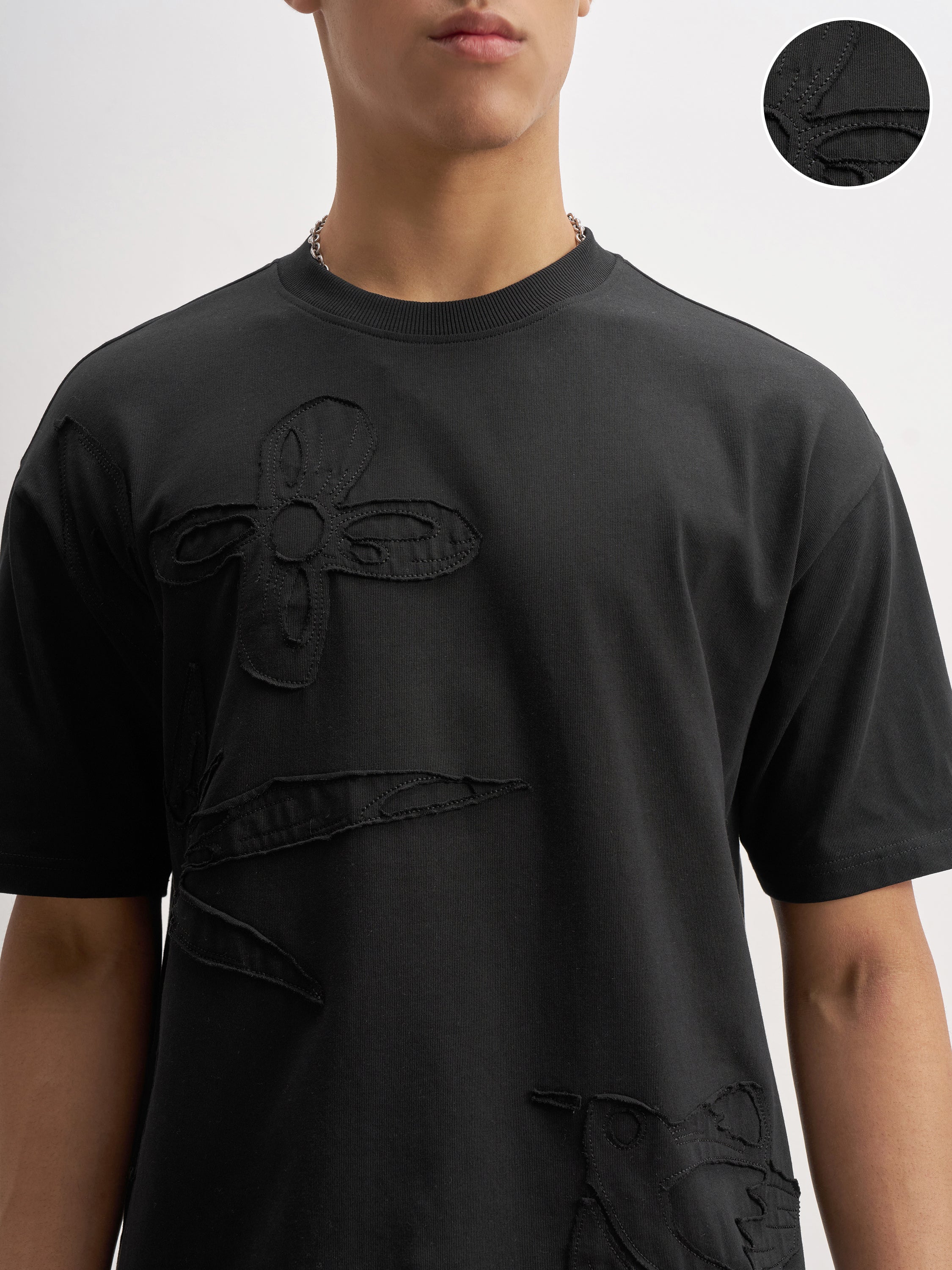 Highlander Men Black Applique Round Neck T-Shirt - Black - Image 5