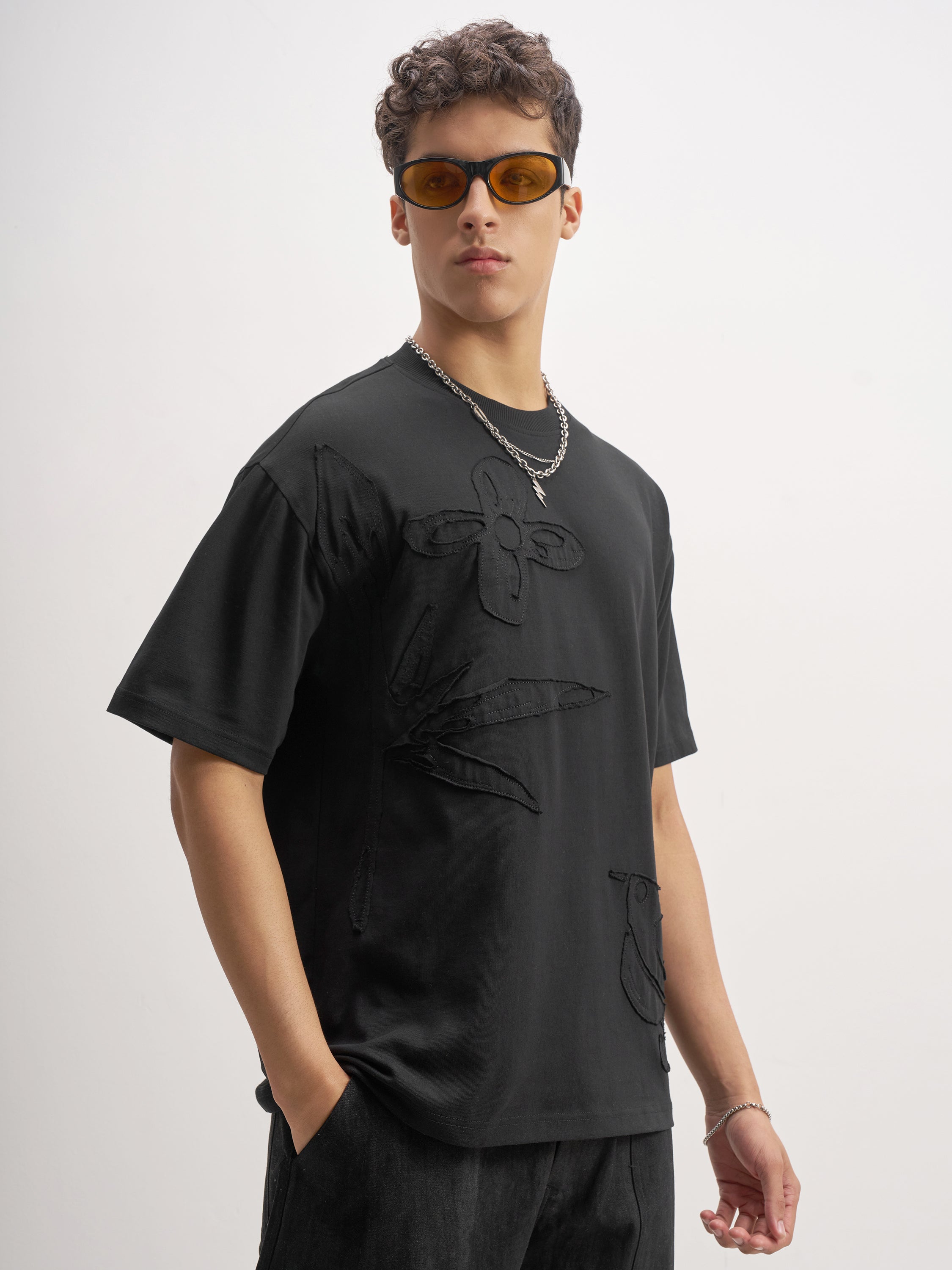 Highlander Men Black Applique Round Neck T-Shirt - Black - Image 6