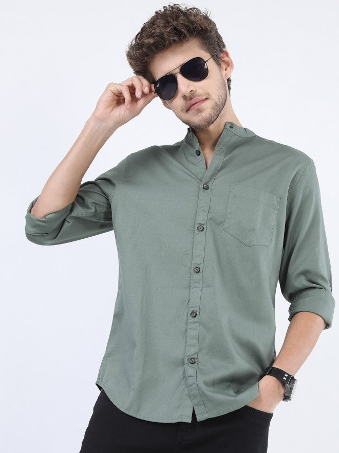Highlander Men Green Solid Slim Fit Casual Shirt - Green - Image 1