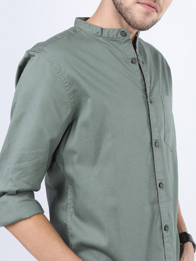 Highlander Men Green Solid Slim Fit Casual Shirt - Green - Image 4