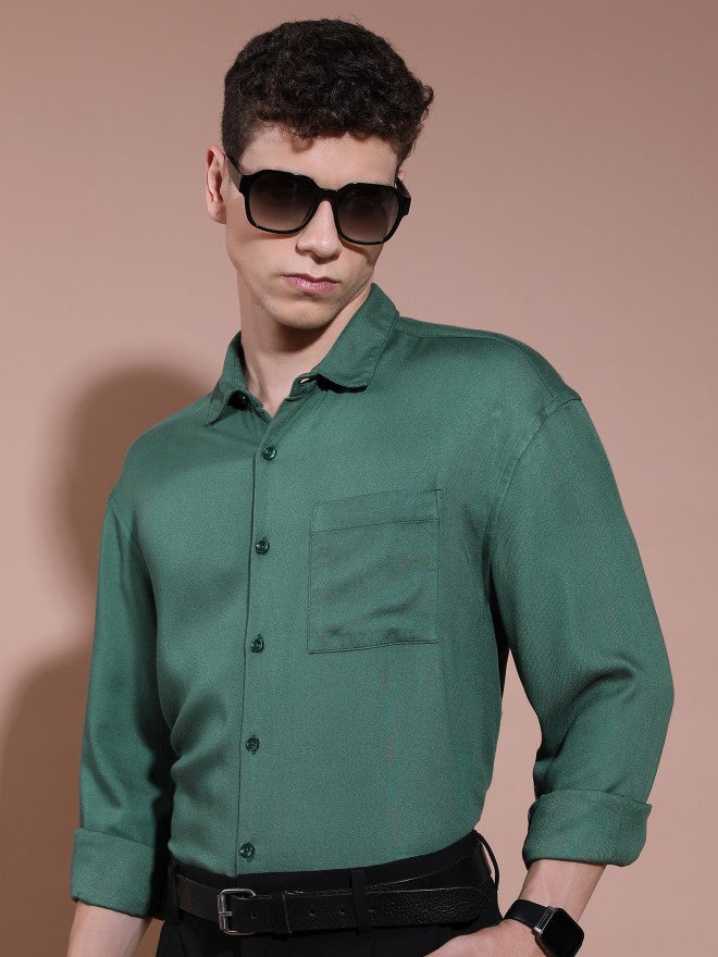 Highlander Men Dark Green Solid Oversized Fit Casual Shirt - Green - Image 1