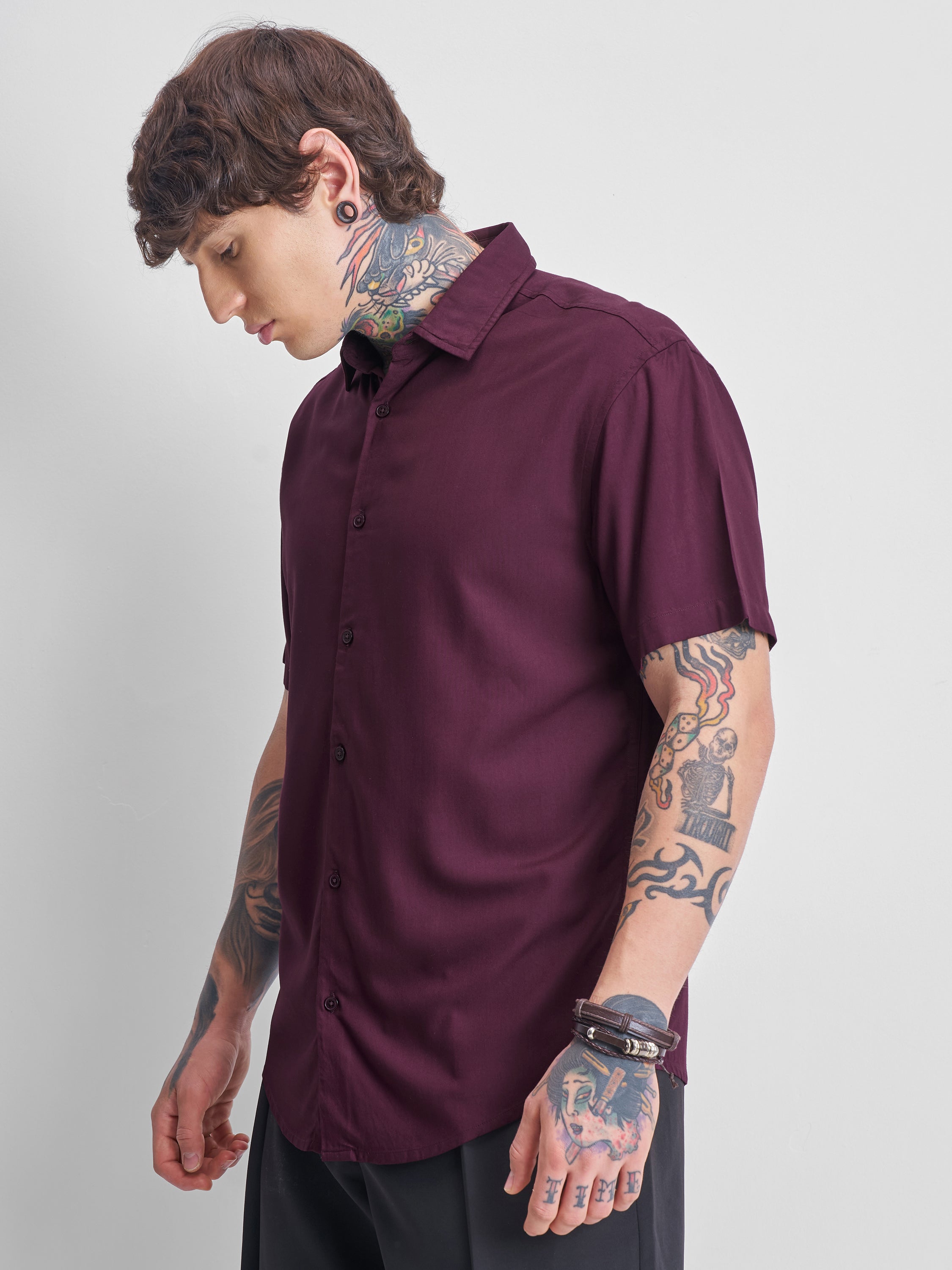 Highlander Men Burgundy Solid Relaxed Fit Casual Shirt - Burgundy - Image 4