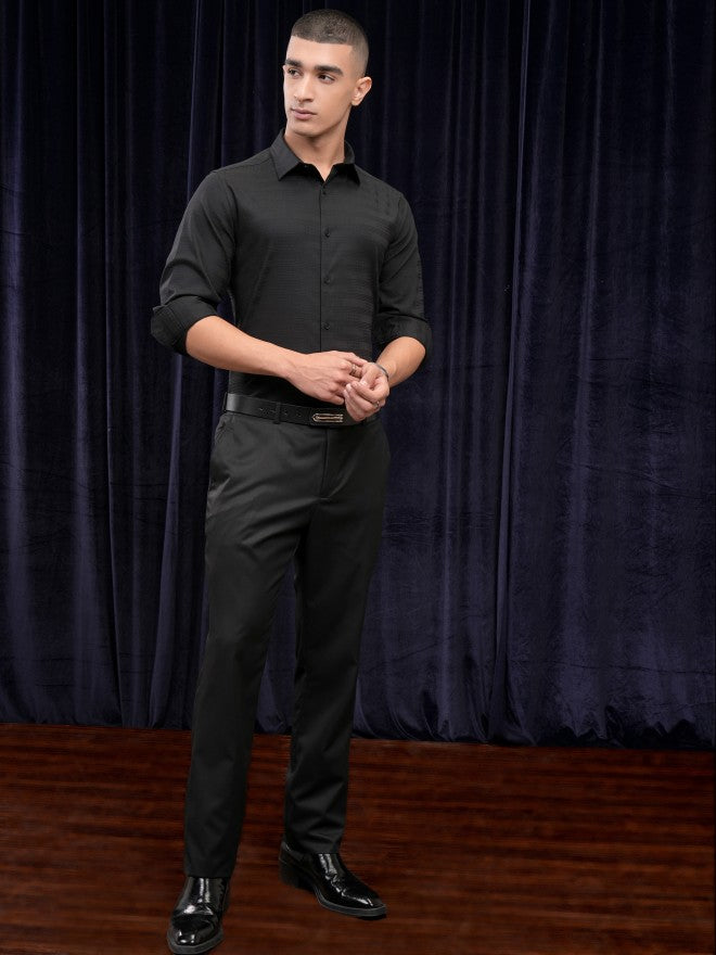 Highlander Men Black Textured Slim Fit Casual Shirt - Black - Image 2