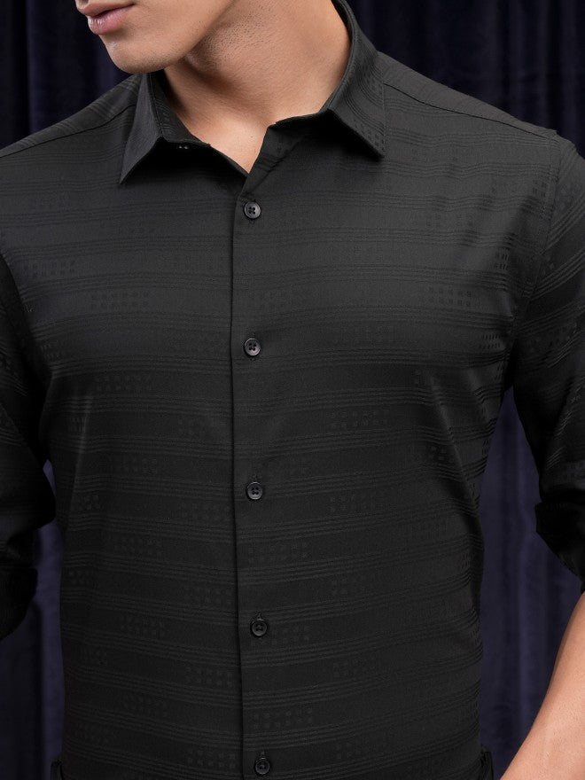 Highlander Men Black Textured Slim Fit Casual Shirt - Black - Image 5