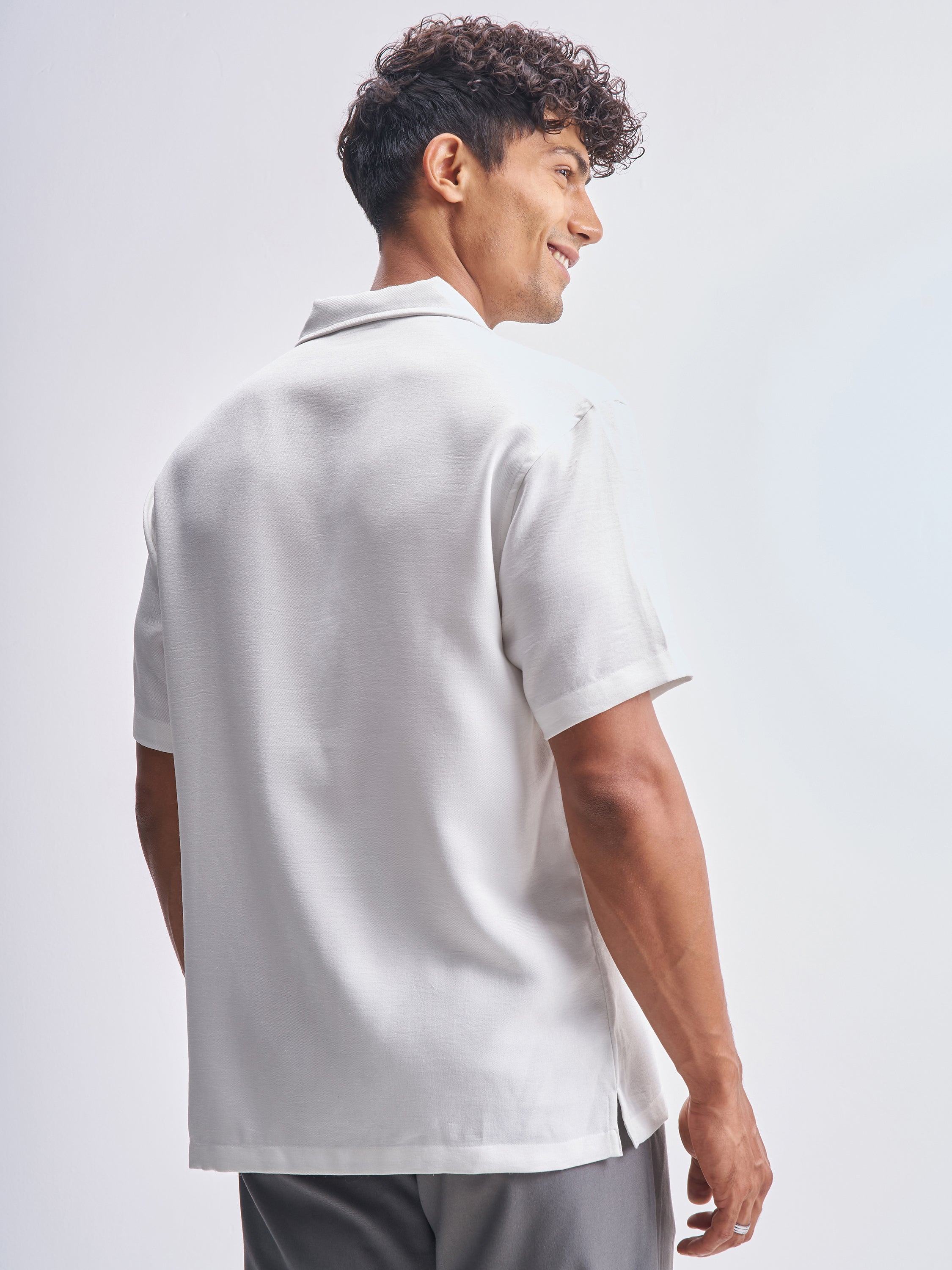 Highlander Men White Solid Relaxed Fit Casual Shirt - White - Image 3