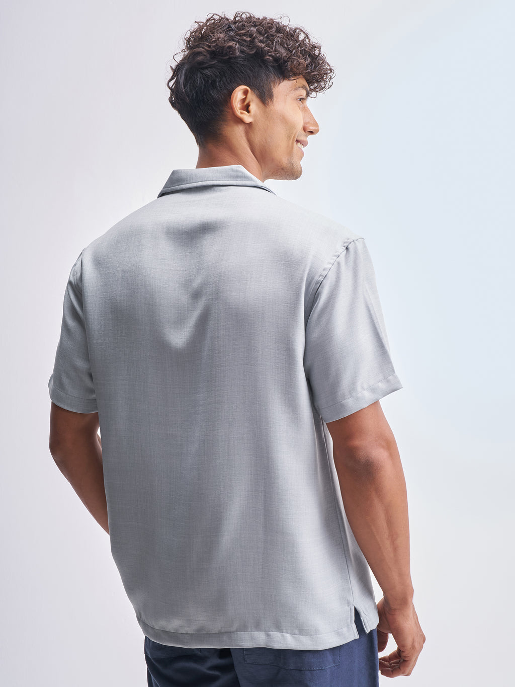 Highlander Men Grey Solid Relaxed Fit Casual Shirt - Grey - Image 3