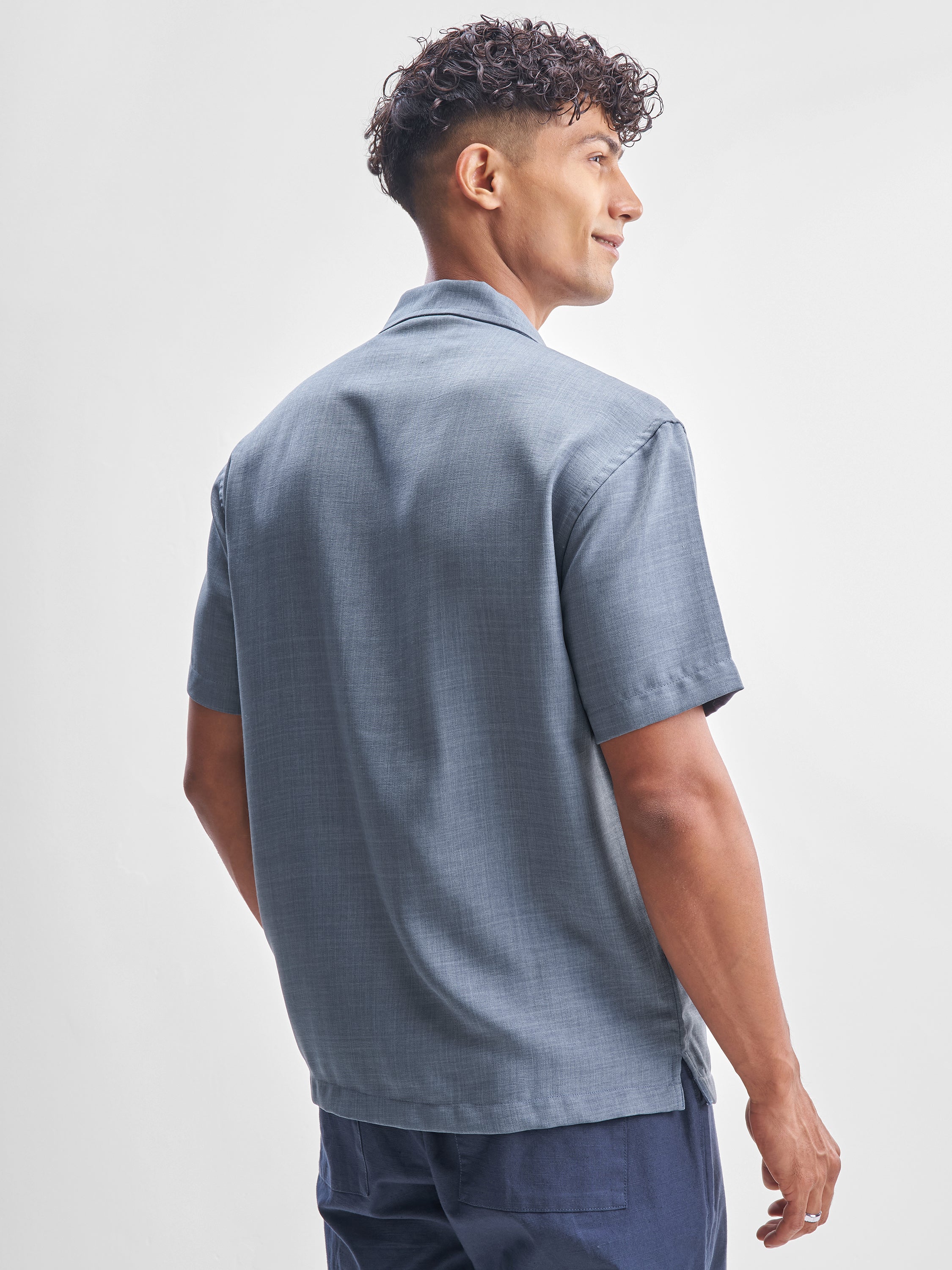 Highlander Men Blue Solid Relaxed Fit Casual Shirt - Blue - Image 3