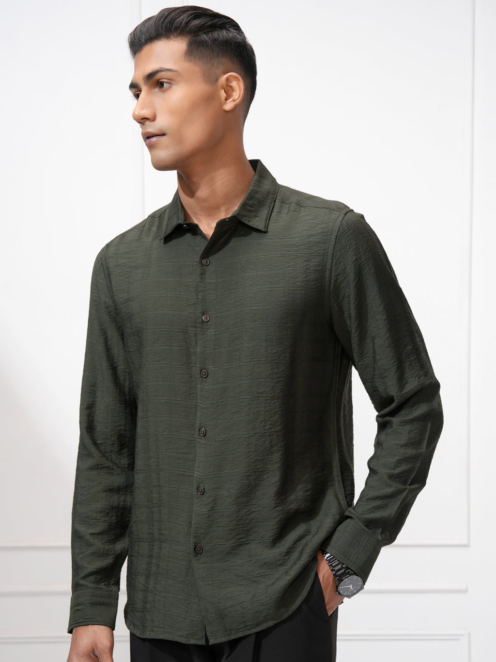 Highlander Men Olive Solid Slim Fit Casual Shirt - Olive - Image 4
