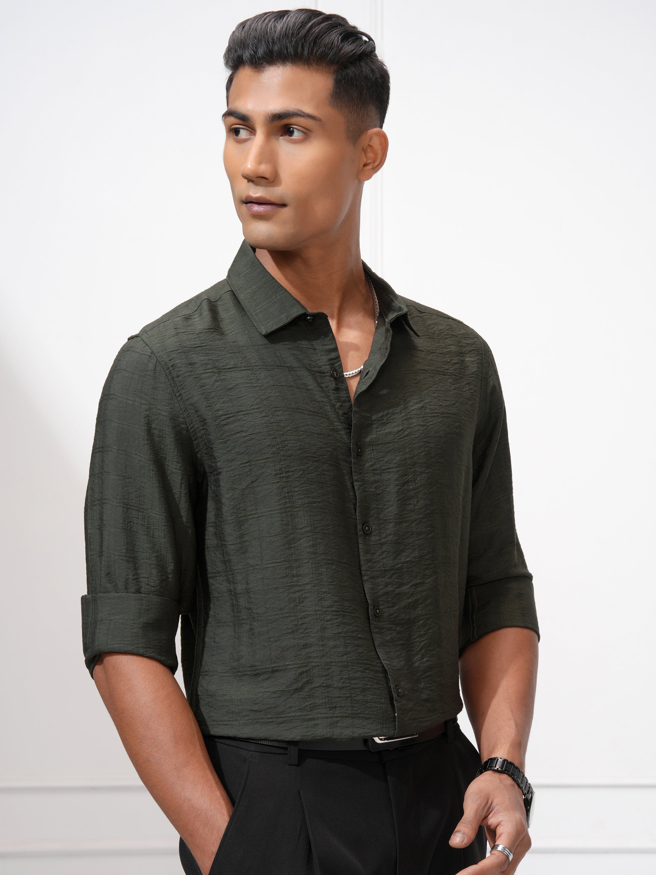 Highlander Men Olive Solid Slim Fit Casual Shirt - Olive - Image 6