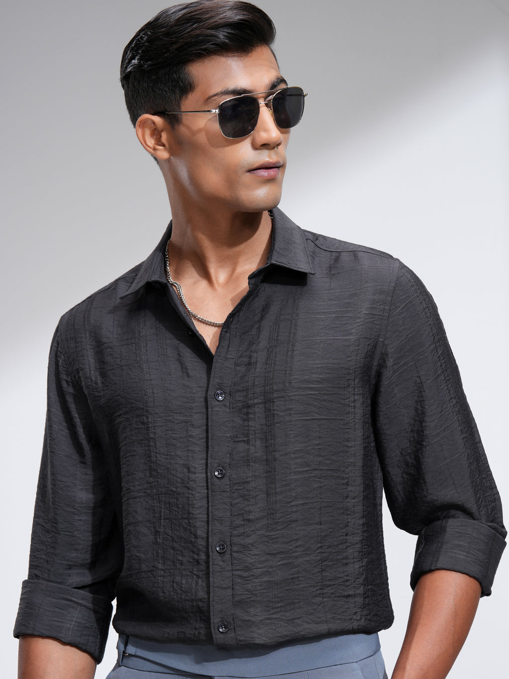 Highlander Men Grey Textured Slim Fit Casual Shirt - Charcoal - Image 1
