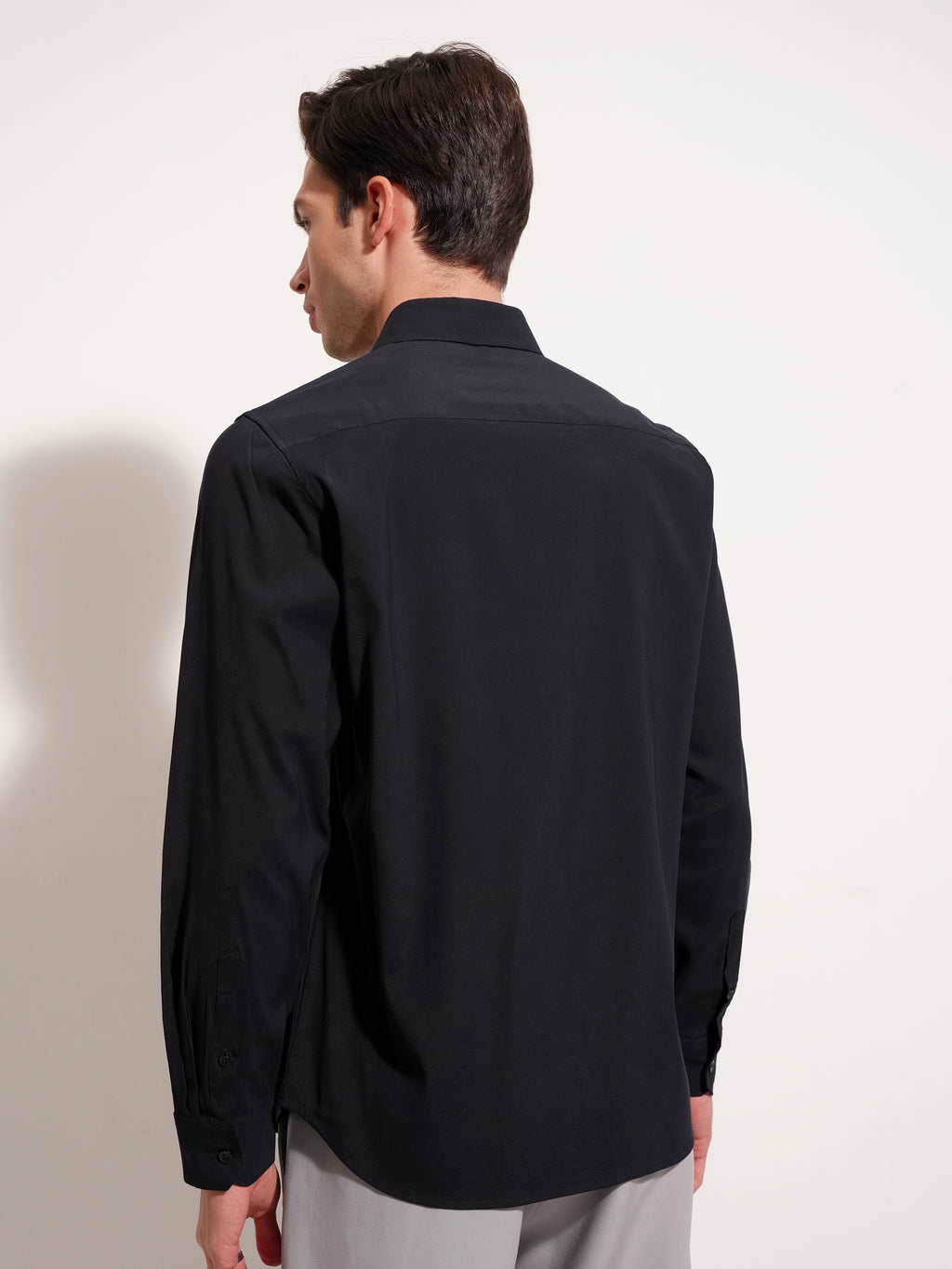 Highlander Men Navy Blue Solid Slim Fit Casual Shirt - Navy Blue - Image 3