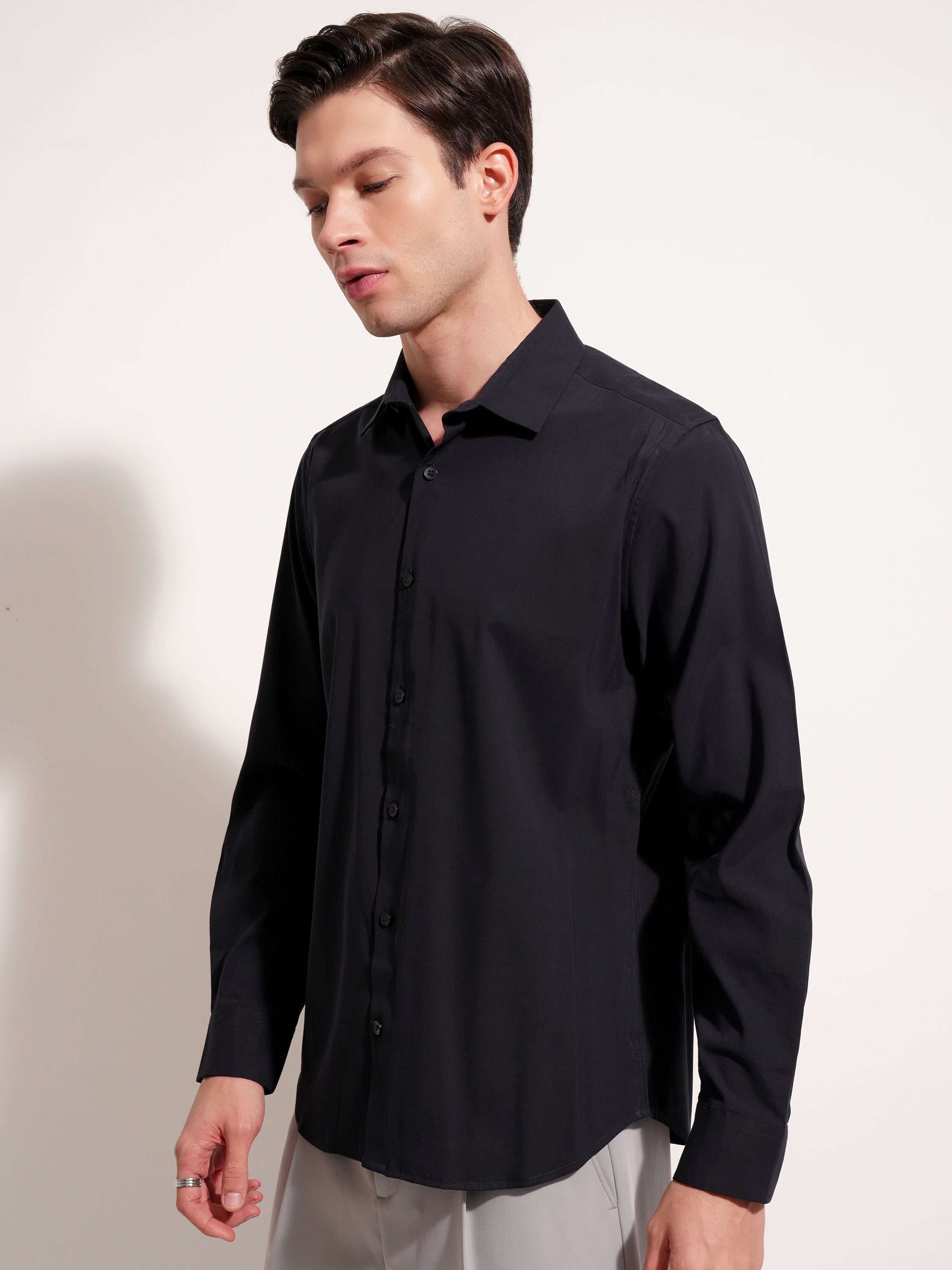 Highlander Men Navy Blue Solid Slim Fit Casual Shirt - Navy Blue - Image 4
