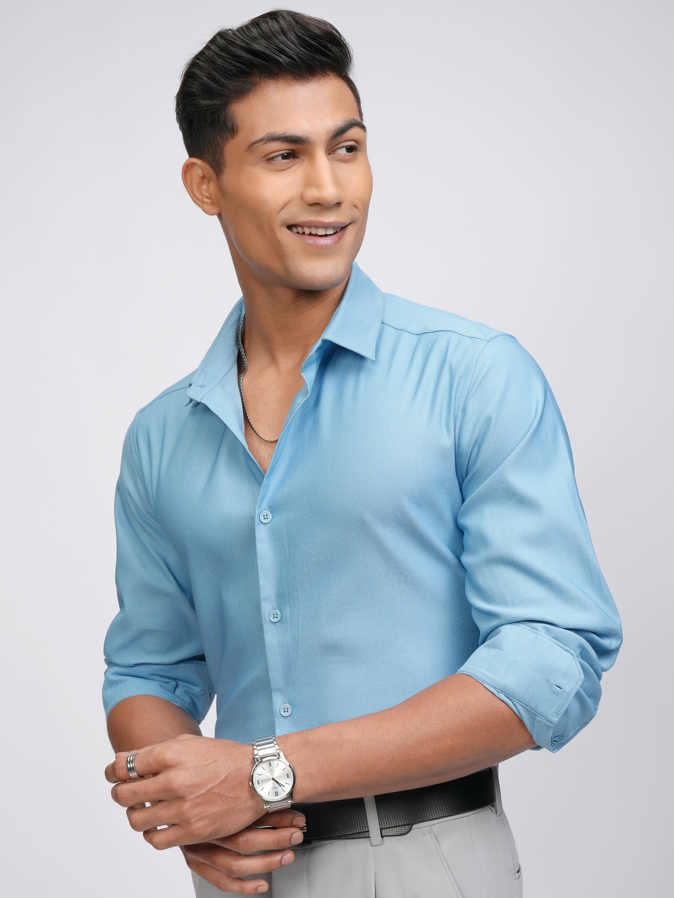 Highlander Men Blue Solid Slim Fit Casual Shirt - Blue - Image 4