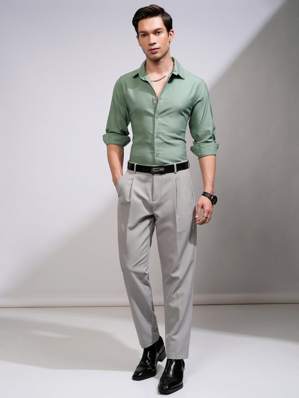 Highlander Men Green Solid Slim Fit Casual Shirt - Green - Image 2