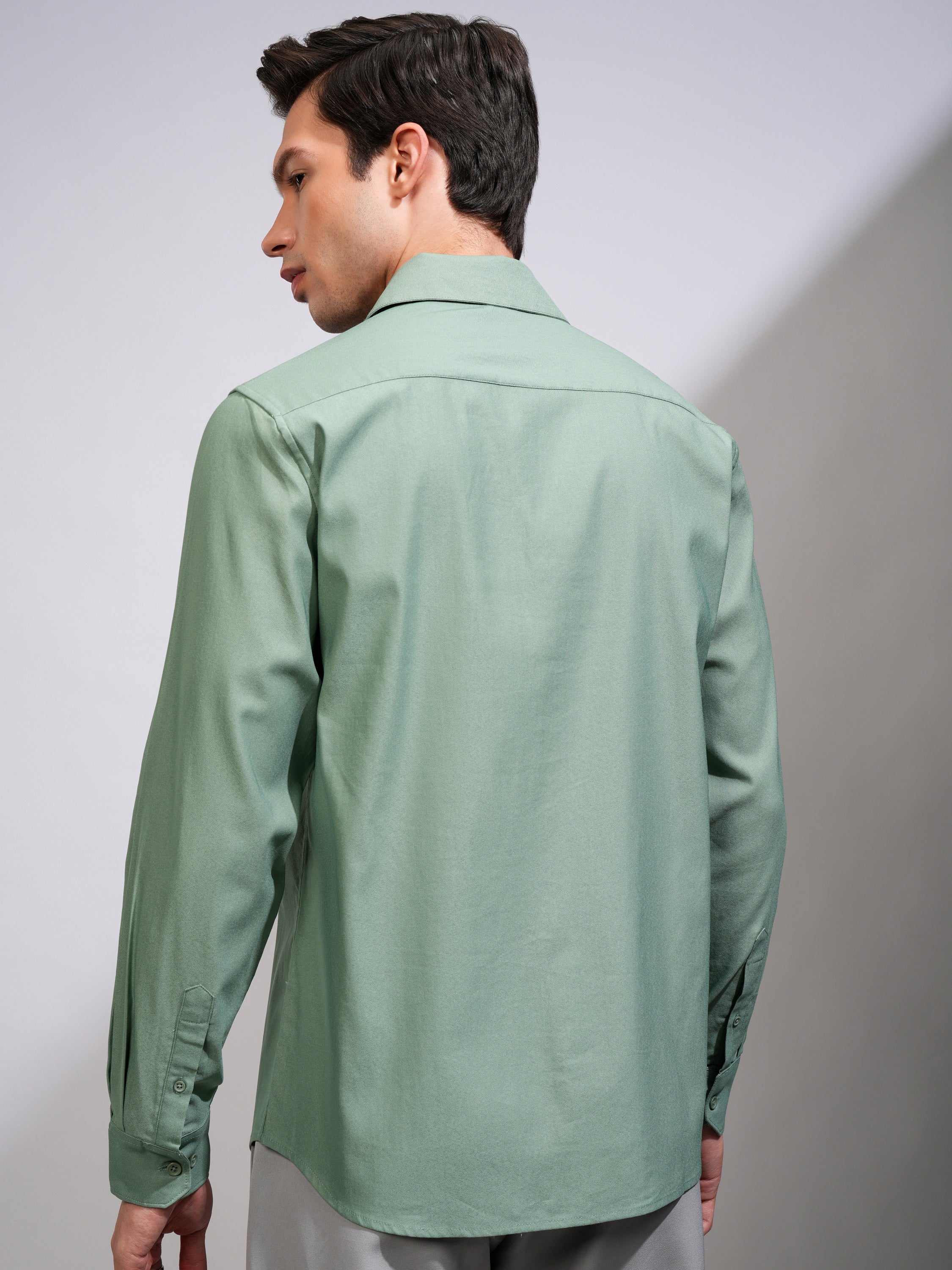 Highlander Men Green Solid Slim Fit Casual Shirt - Green - Image 3
