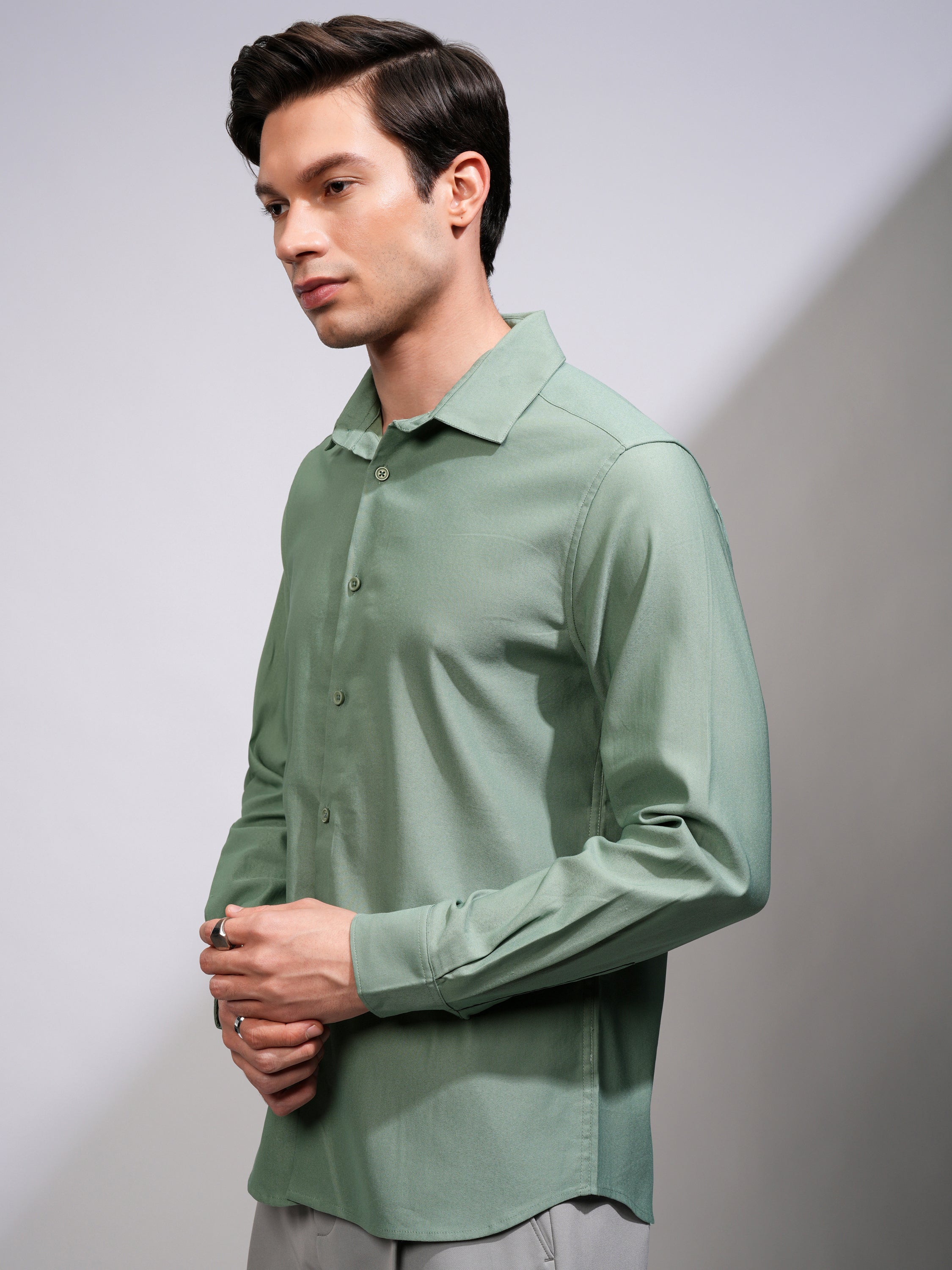 Highlander Men Green Solid Slim Fit Casual Shirt - Green - Image 4