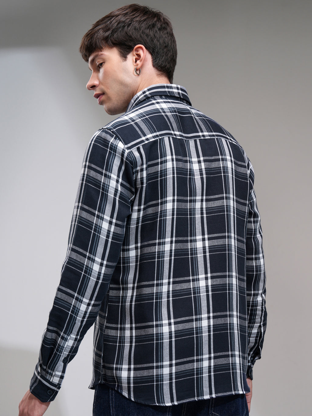 Highlander Men Navy Blue Checked Slim Fit Casual Shirt - Navy Blue - Image 3