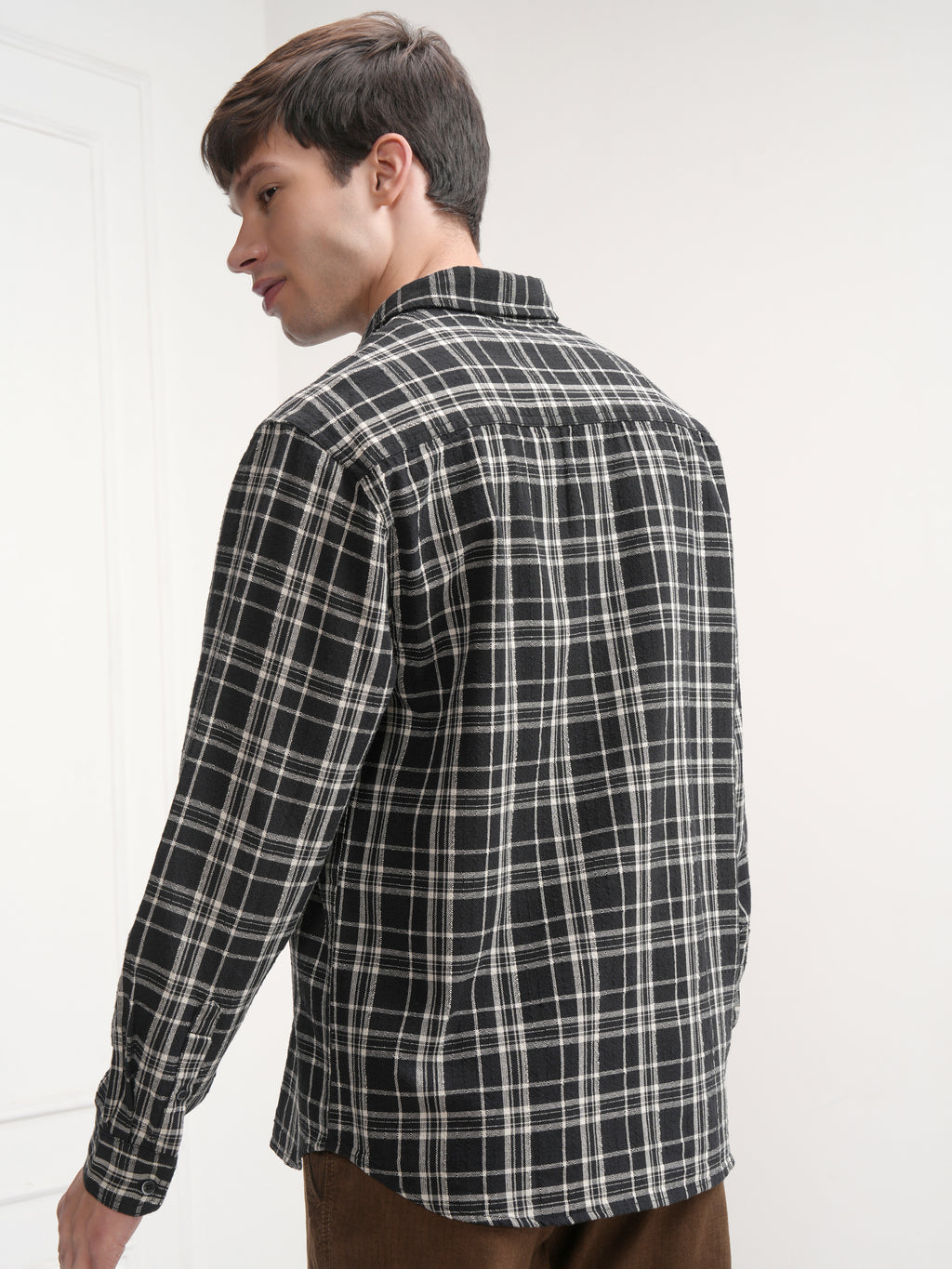 Highlander Men Black Checked Relaxed Fit Casual Shirt - Black - Image 3