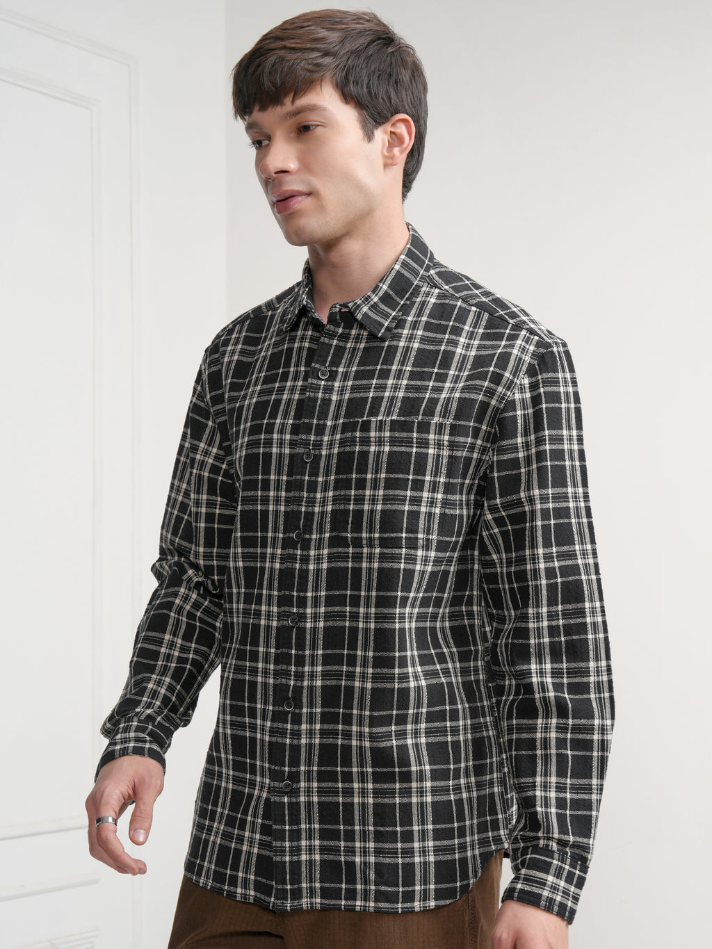 Highlander Men Black Checked Relaxed Fit Casual Shirt - Black - Image 4