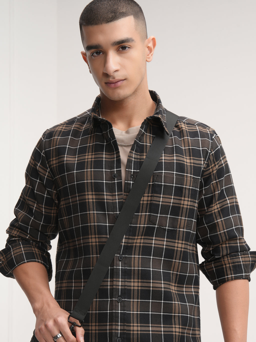 Highlander Men Black Checked Slim Fit Casual Shirt - Black - Image 1