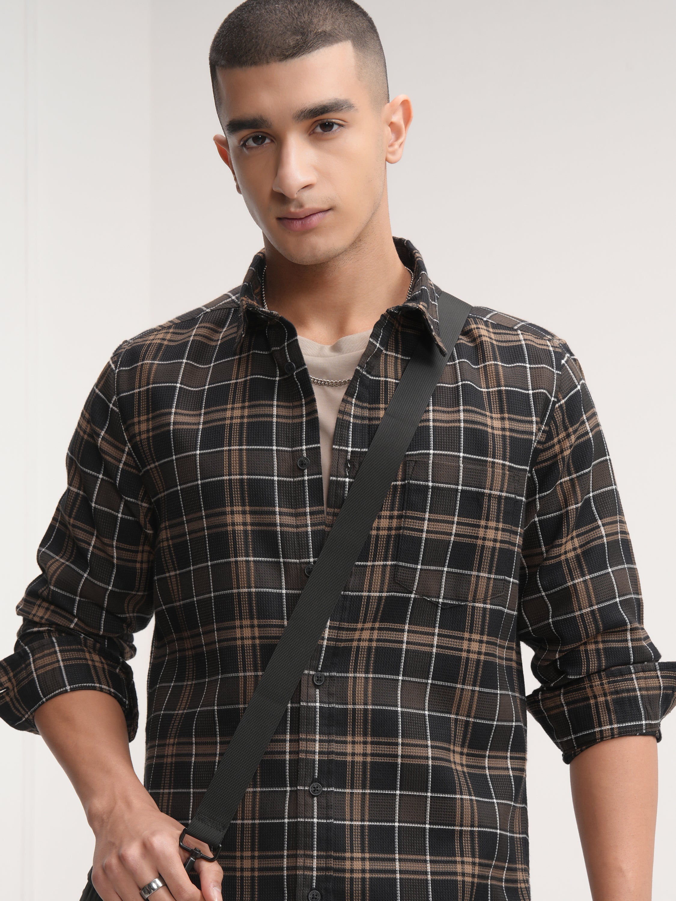 Highlander Men Black Checked Slim Fit Casual Shirt - Black - Image 1