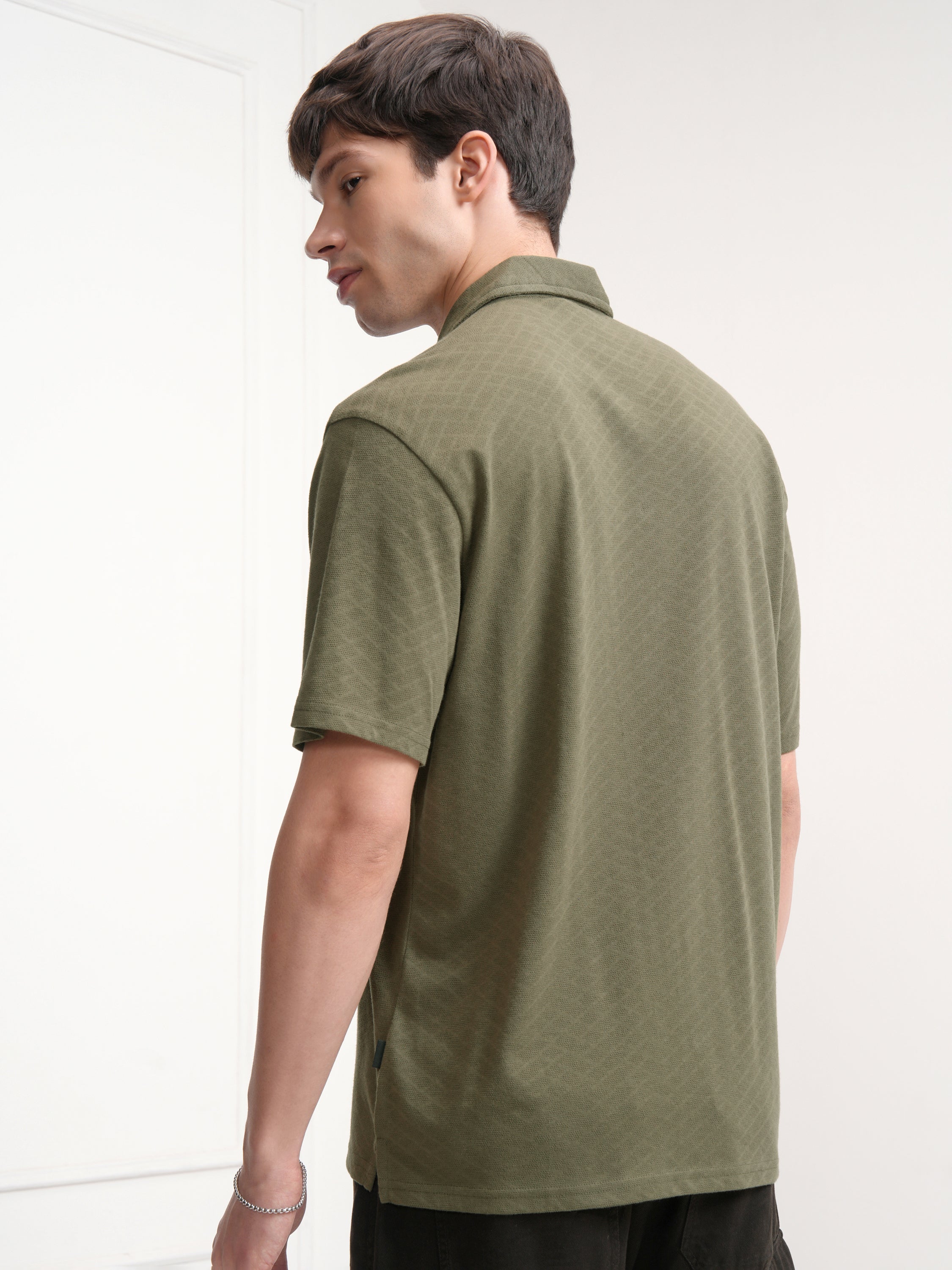 Highlander Men Olive Textured Relaxed Fit Casual Shirt - Olive - Image 3