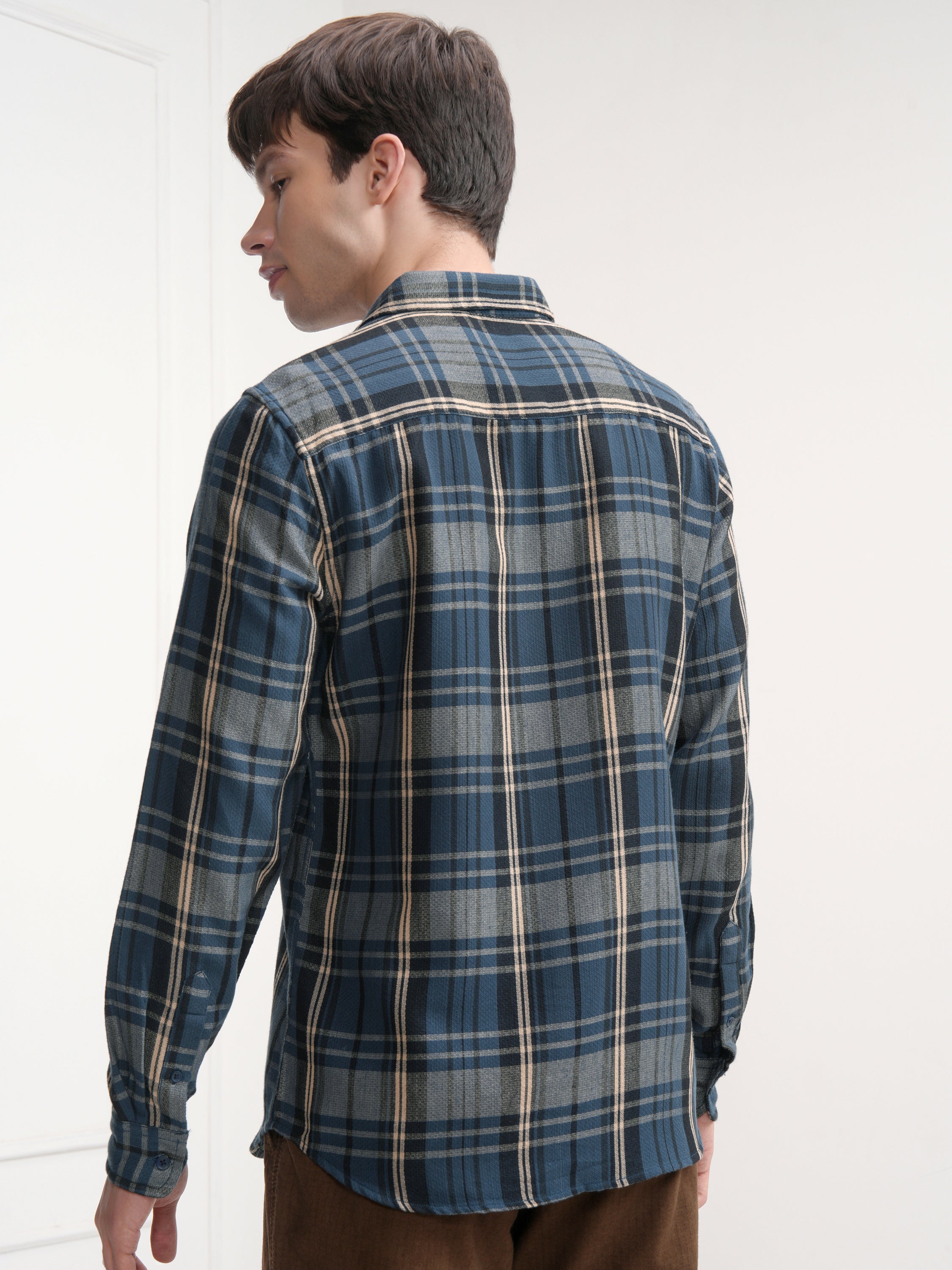 Highlander Men Blue Checked Relaxed Fit Casual Shirt - Blue - Image 3