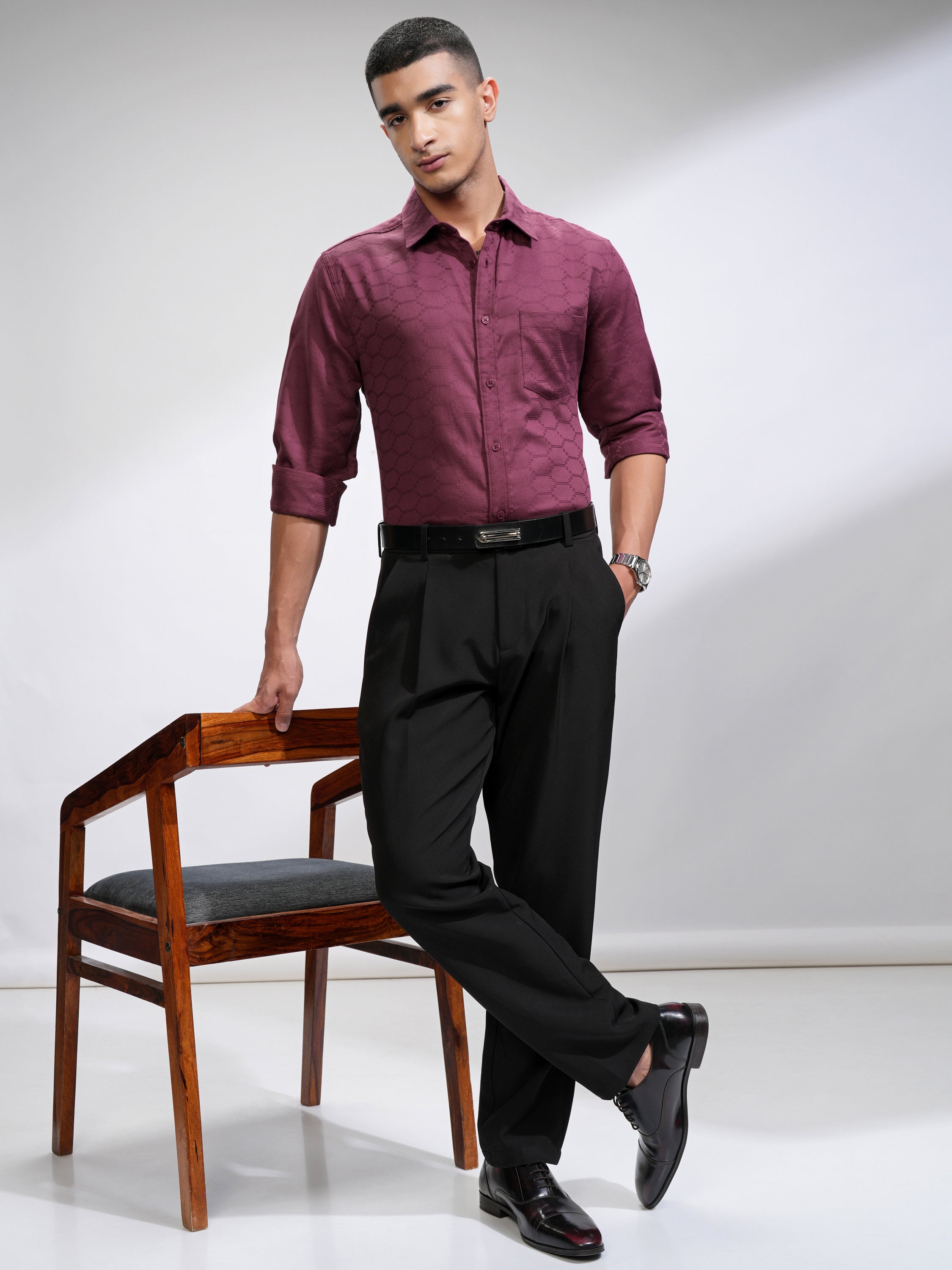 Highlander Men Pink Textured Slim Fit Casual Shirt - Pink - Image 2