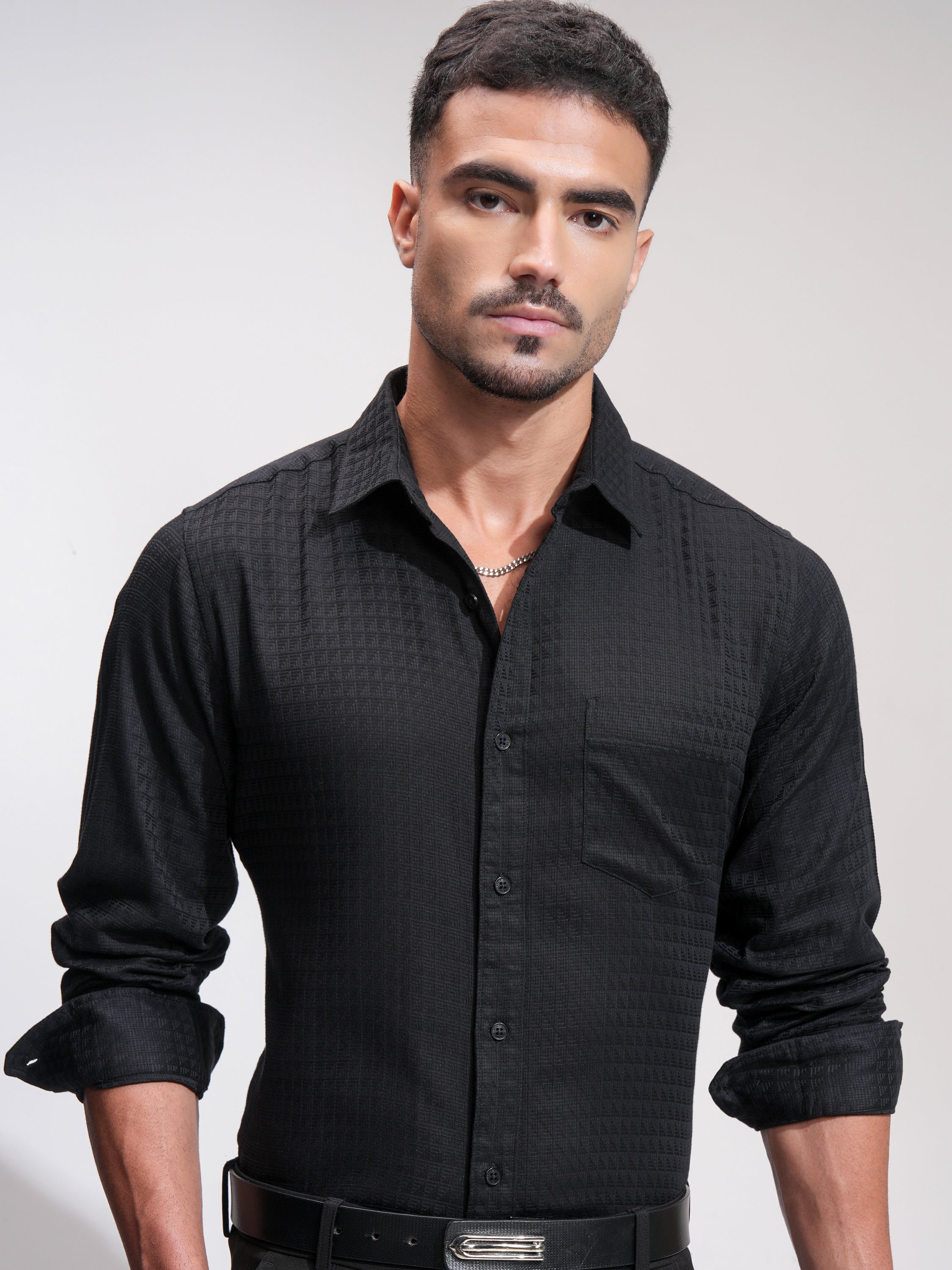 Highlander Men Black Textured Slim Fit Casual Shirt - Black - Image 1