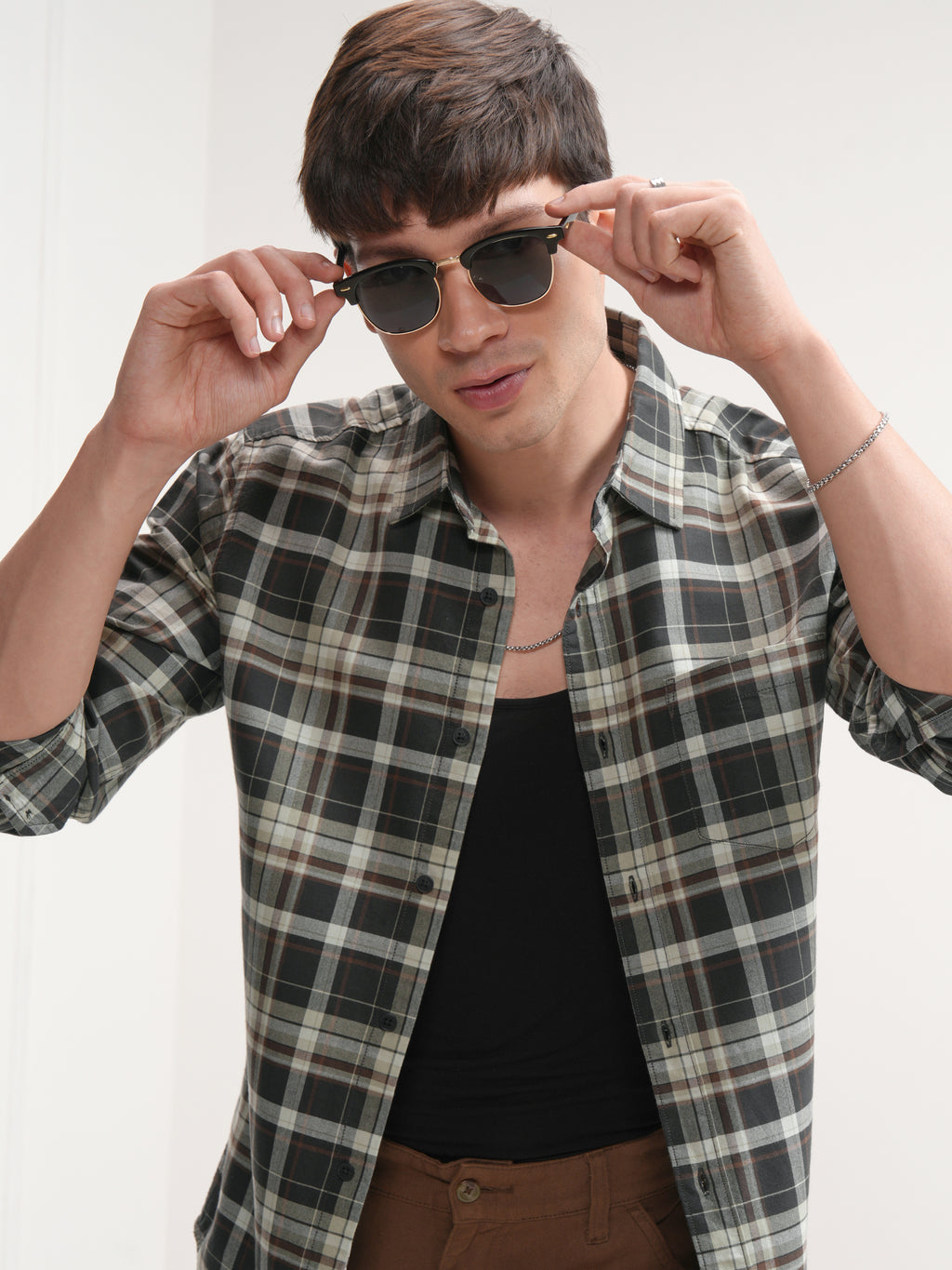 Highlander Men Black Checked Slim Fit Casual Shirt - Black - Image 1