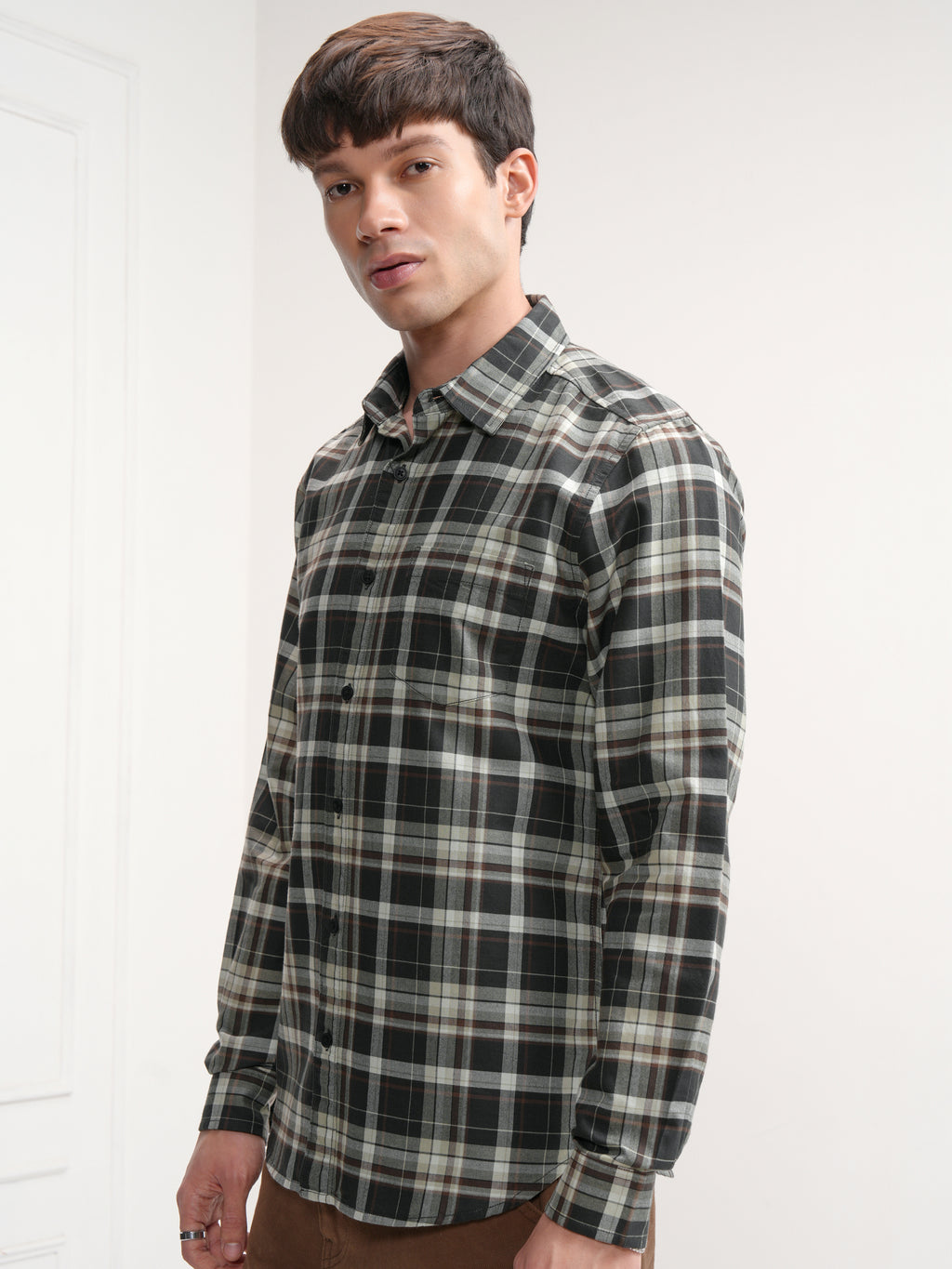 Highlander Men Black Checked Slim Fit Casual Shirt - Black - Image 4