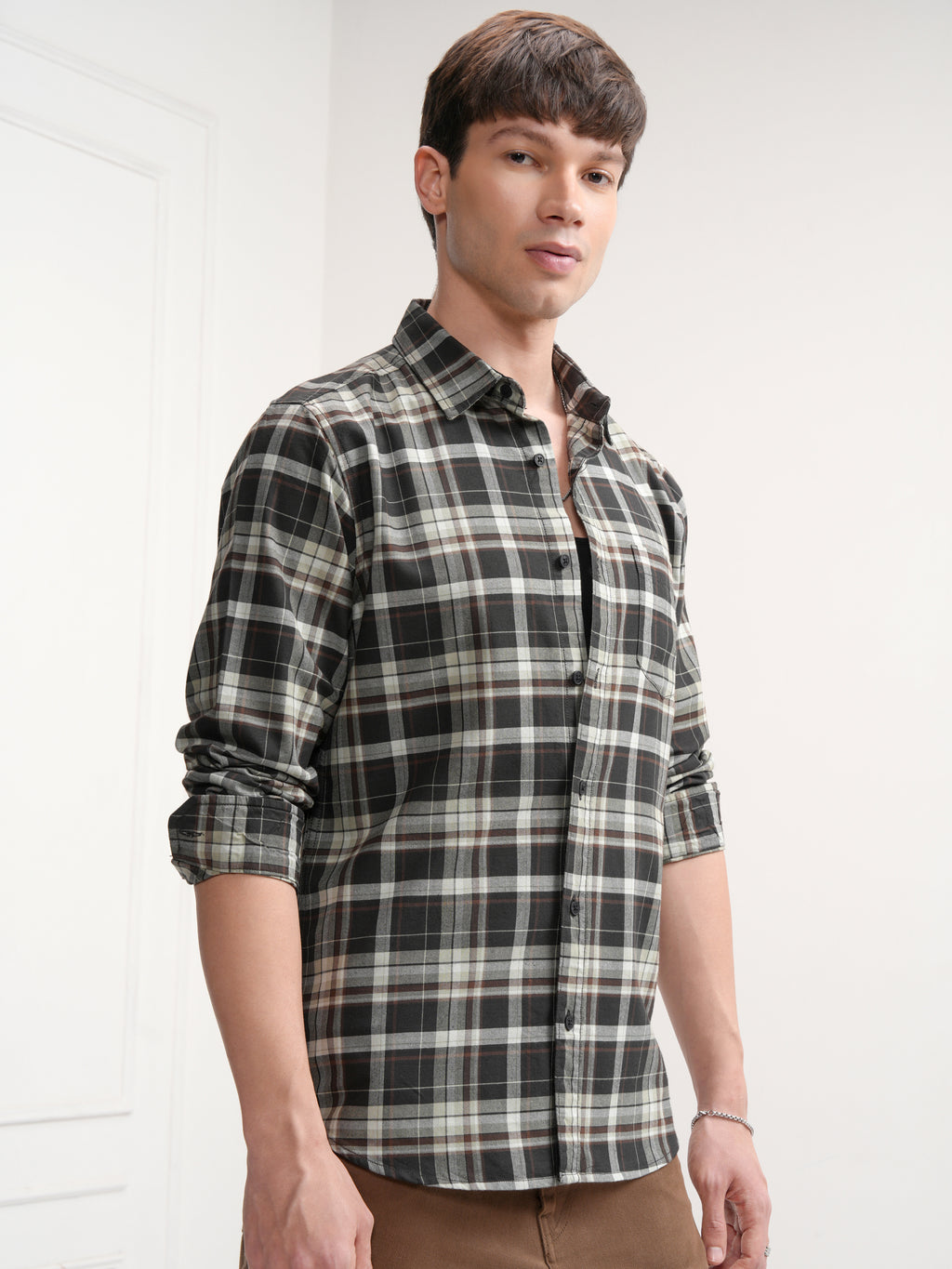 Highlander Men Black Checked Slim Fit Casual Shirt - Black - Image 6