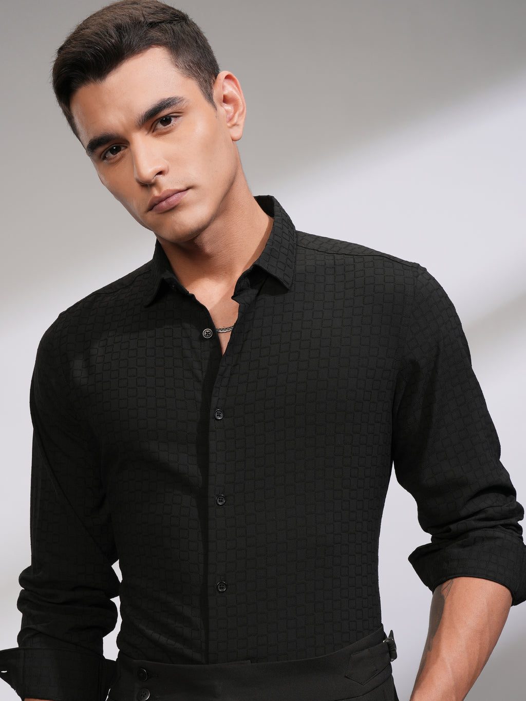 Highlander Men Black Textured Slim Fit Casual Shirt - Black - Image 1