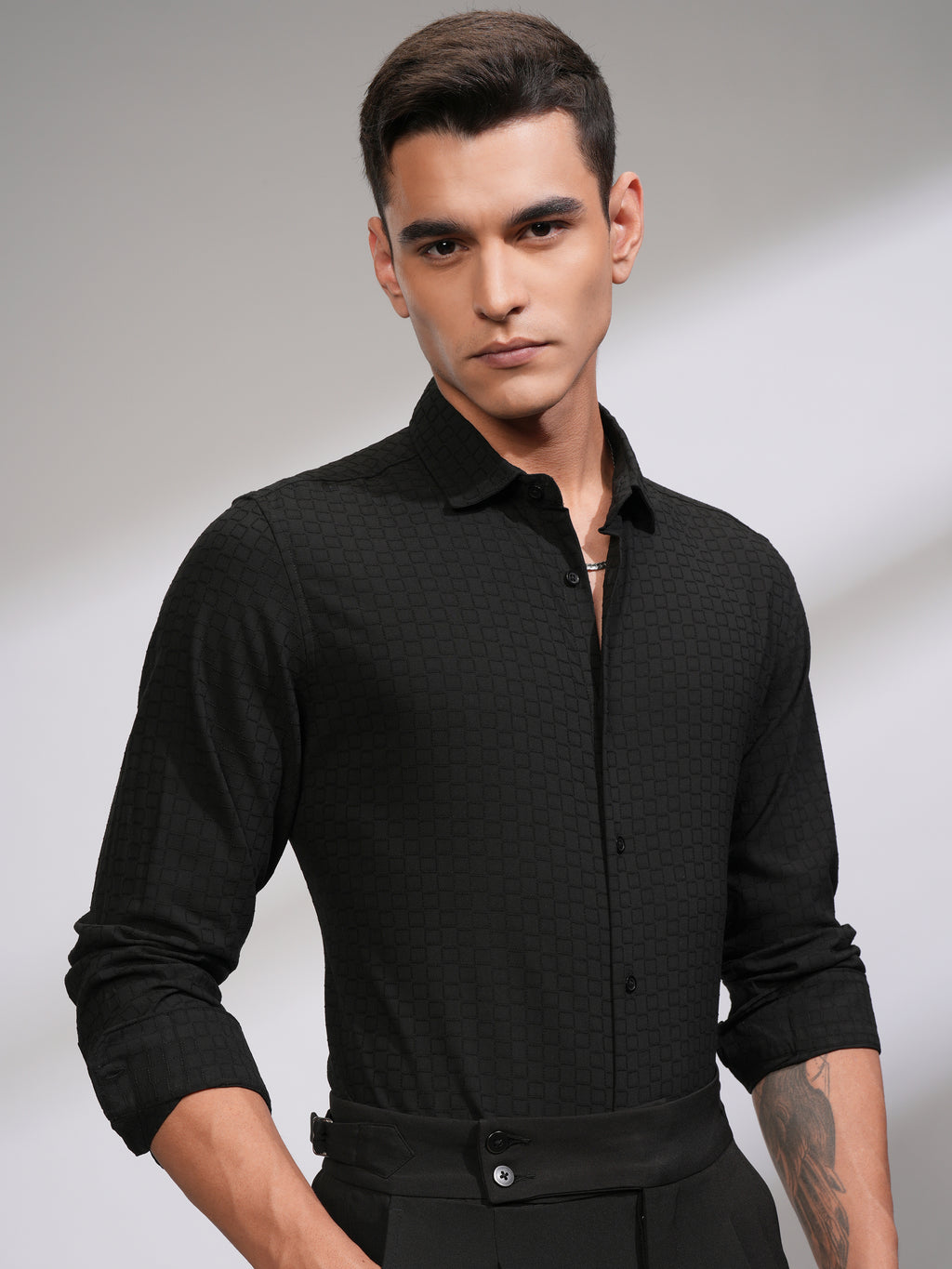 Highlander Men Black Textured Slim Fit Casual Shirt - Black - Image 6