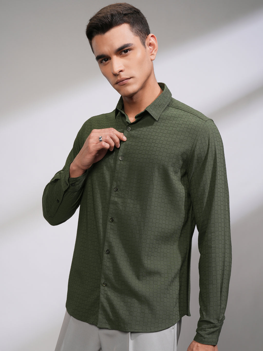 Highlander Men Green Textured Slim Fit Casual Shirt - Green - Image 4