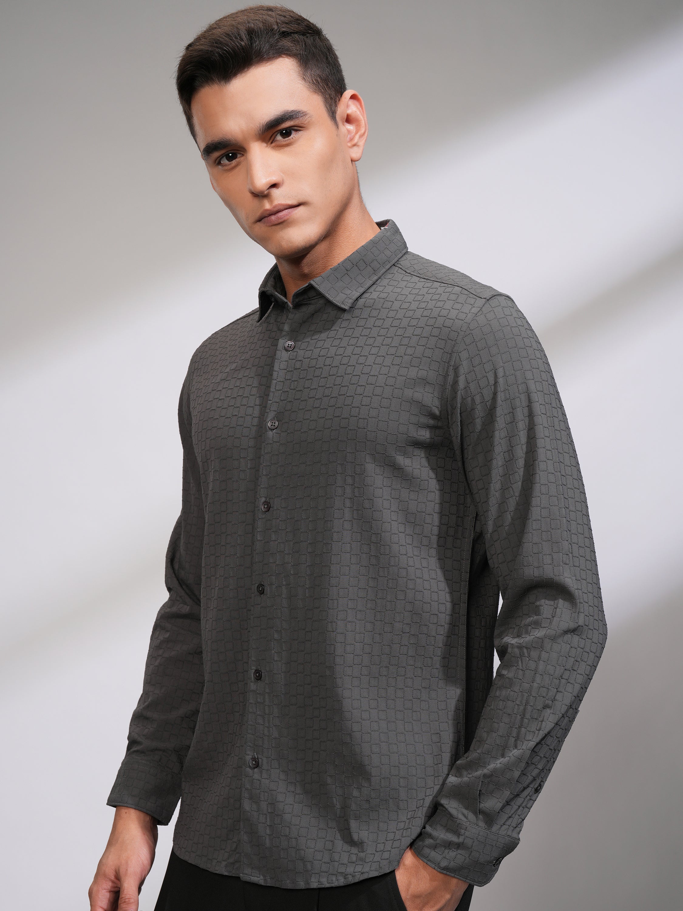 Highlander Men Grey Textured Slim Fit Casual Shirt - Grey - Image 4