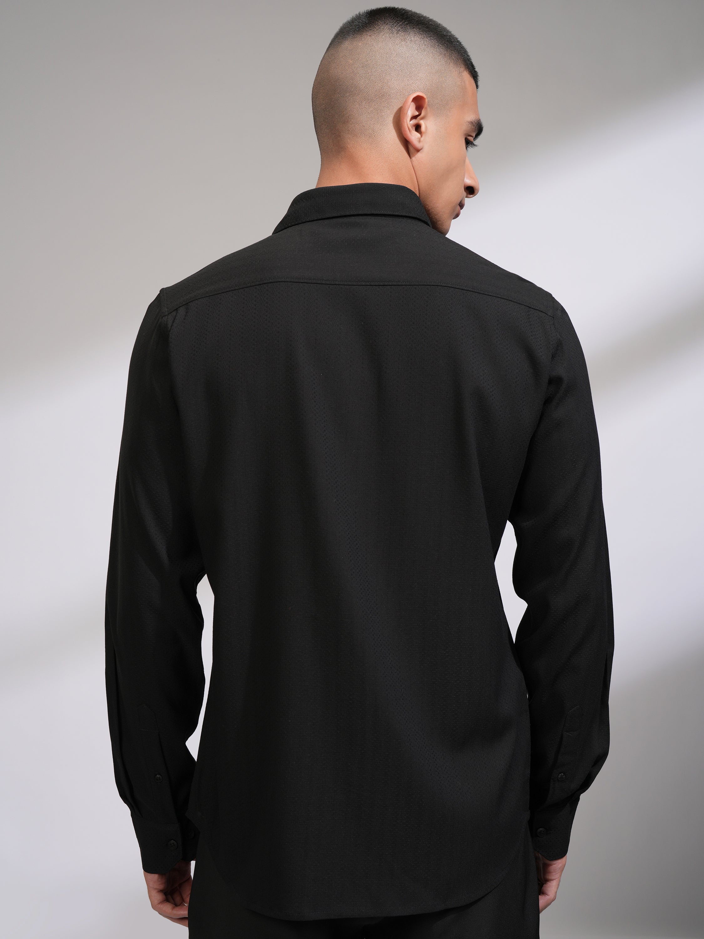 Highlander Men Black Textured Slim Fit Casual Shirt - Black - Image 3
