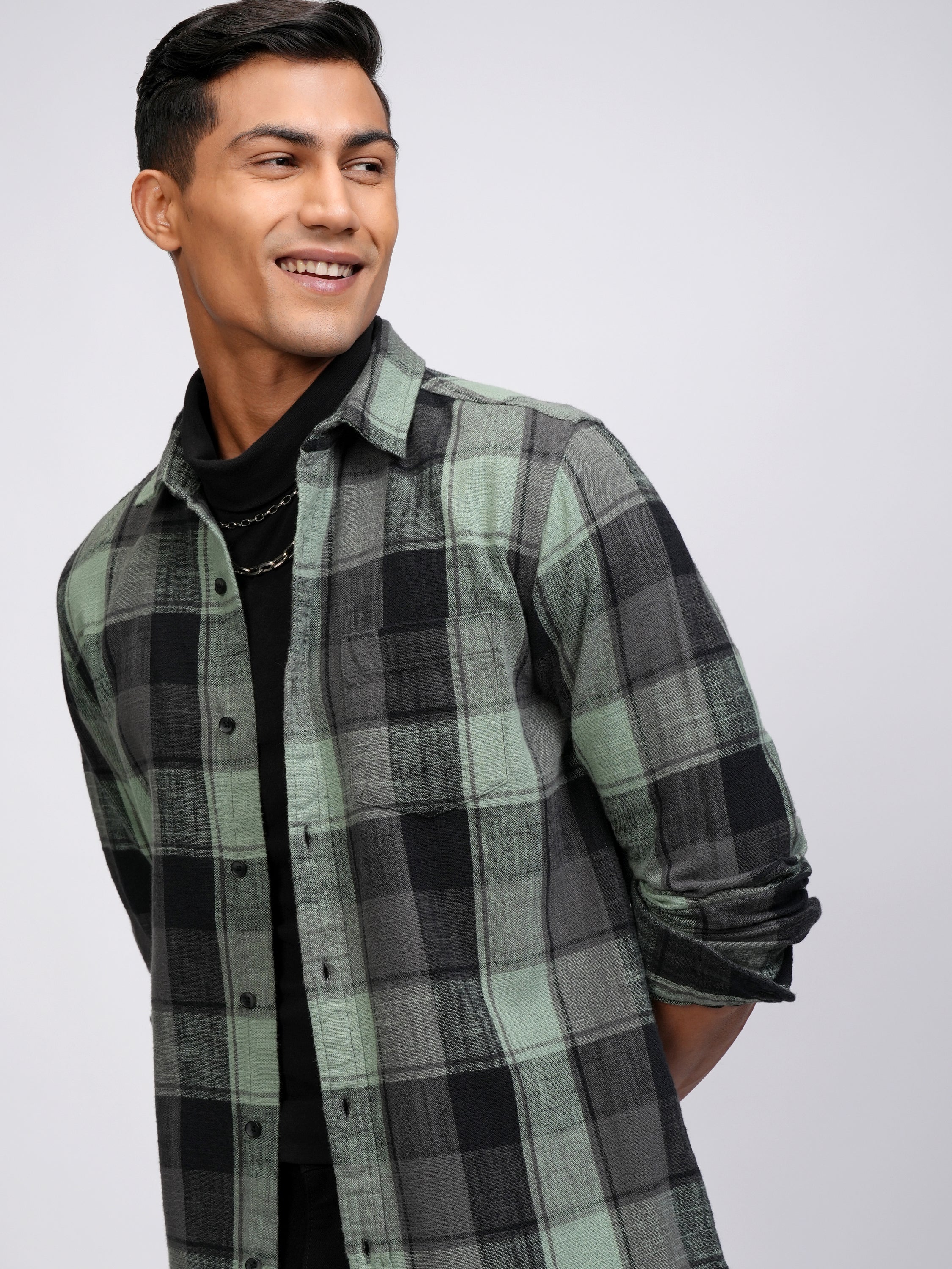 Highlander Men Green Checked Slim Fit Casual Shirt - Green - Image 1