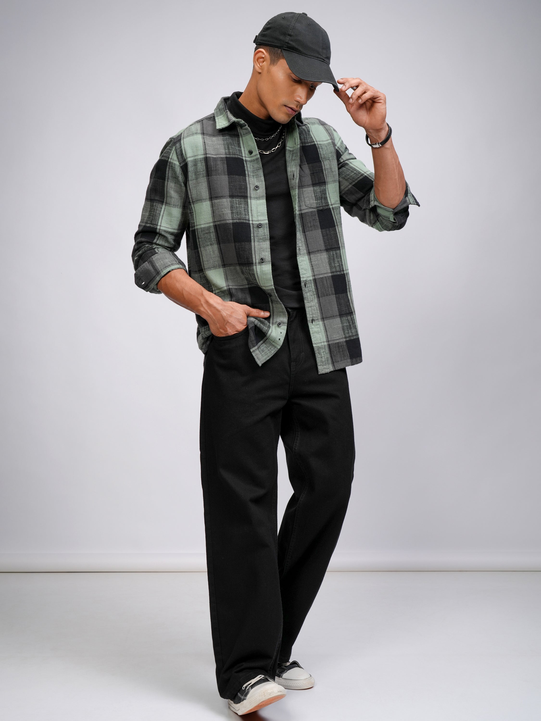 Highlander Men Green Checked Slim Fit Casual Shirt - Green - Image 2
